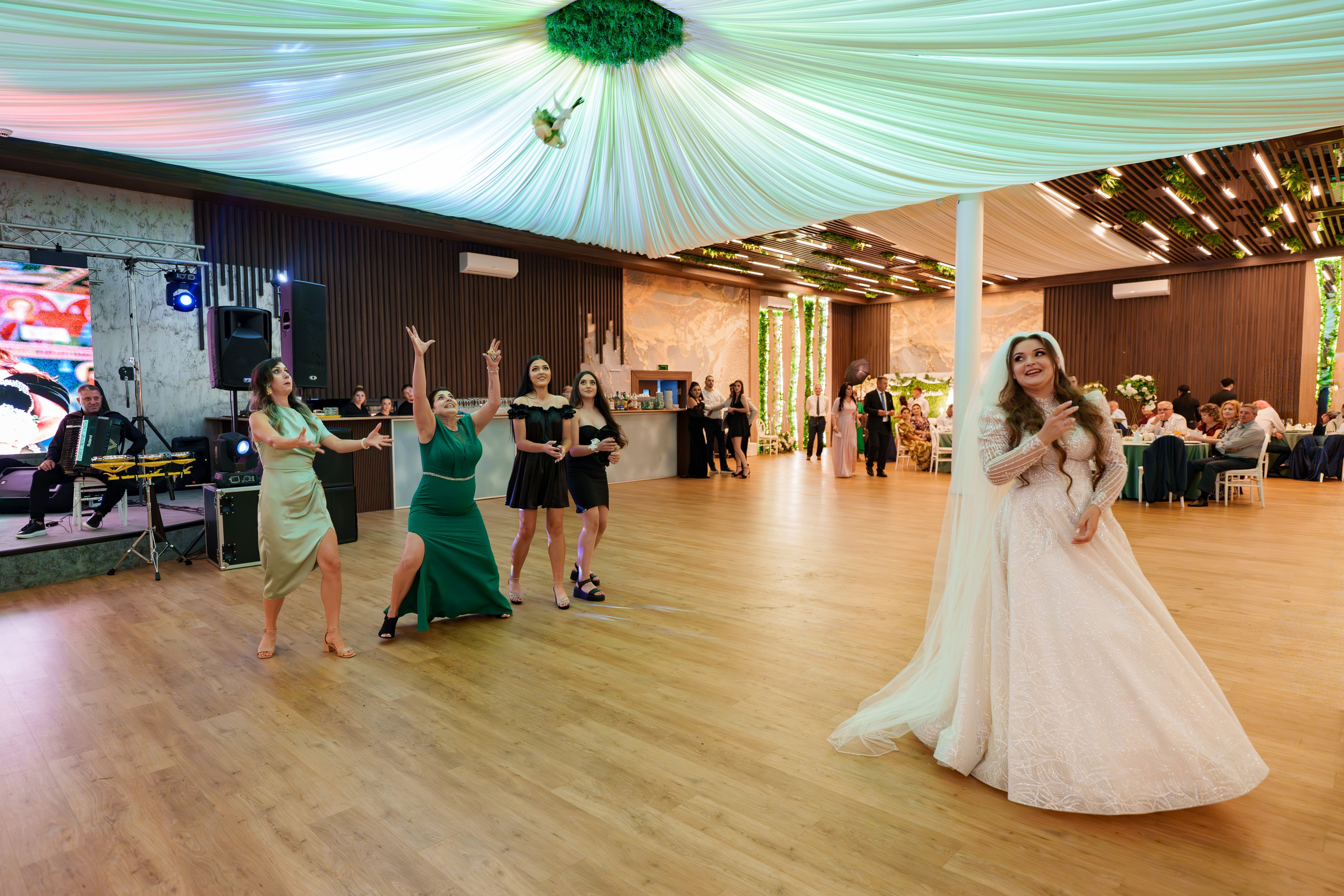 Cosmin & Gabriela. B|P Weddings - Fotograf & Videograf - București||0730017811