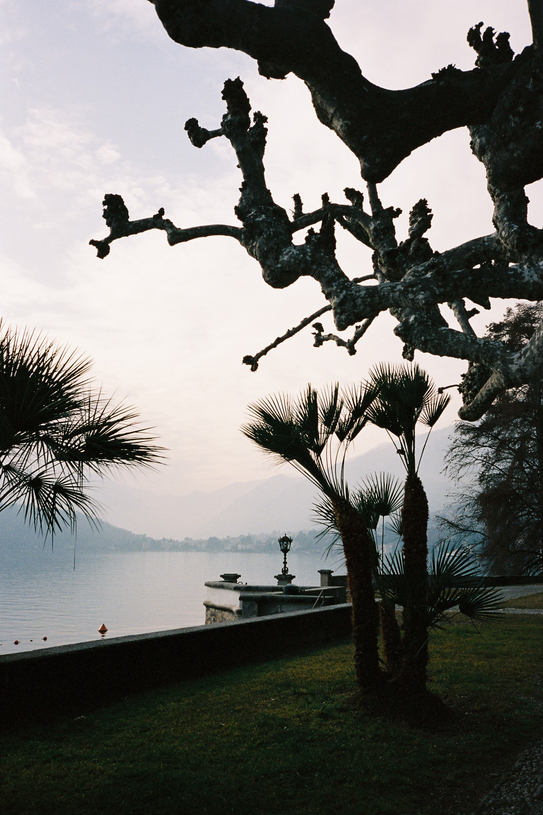 Lake Como Elopement | Sneak Peek. Wedding photographer in Italy
