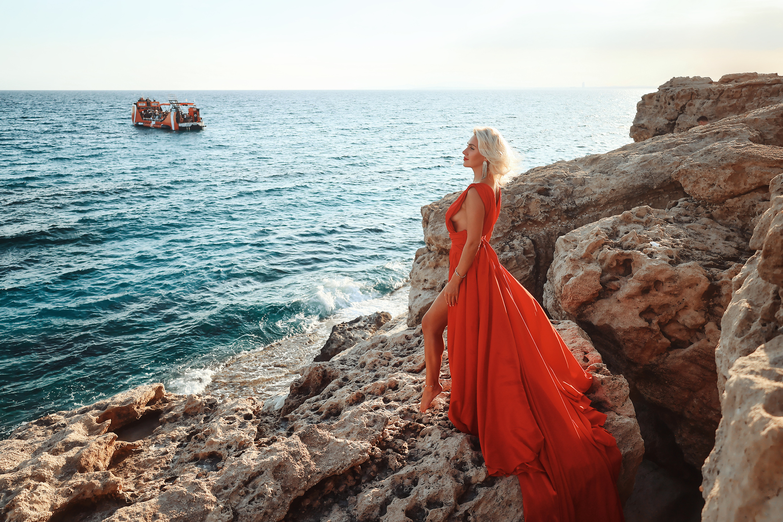 Индивидуальная фотосессия в летящем платье, Айя-Напа. Июнь, 2022. Kipriotka. Ваш фотограф на Кипре (Айя-Напа, Протарас)