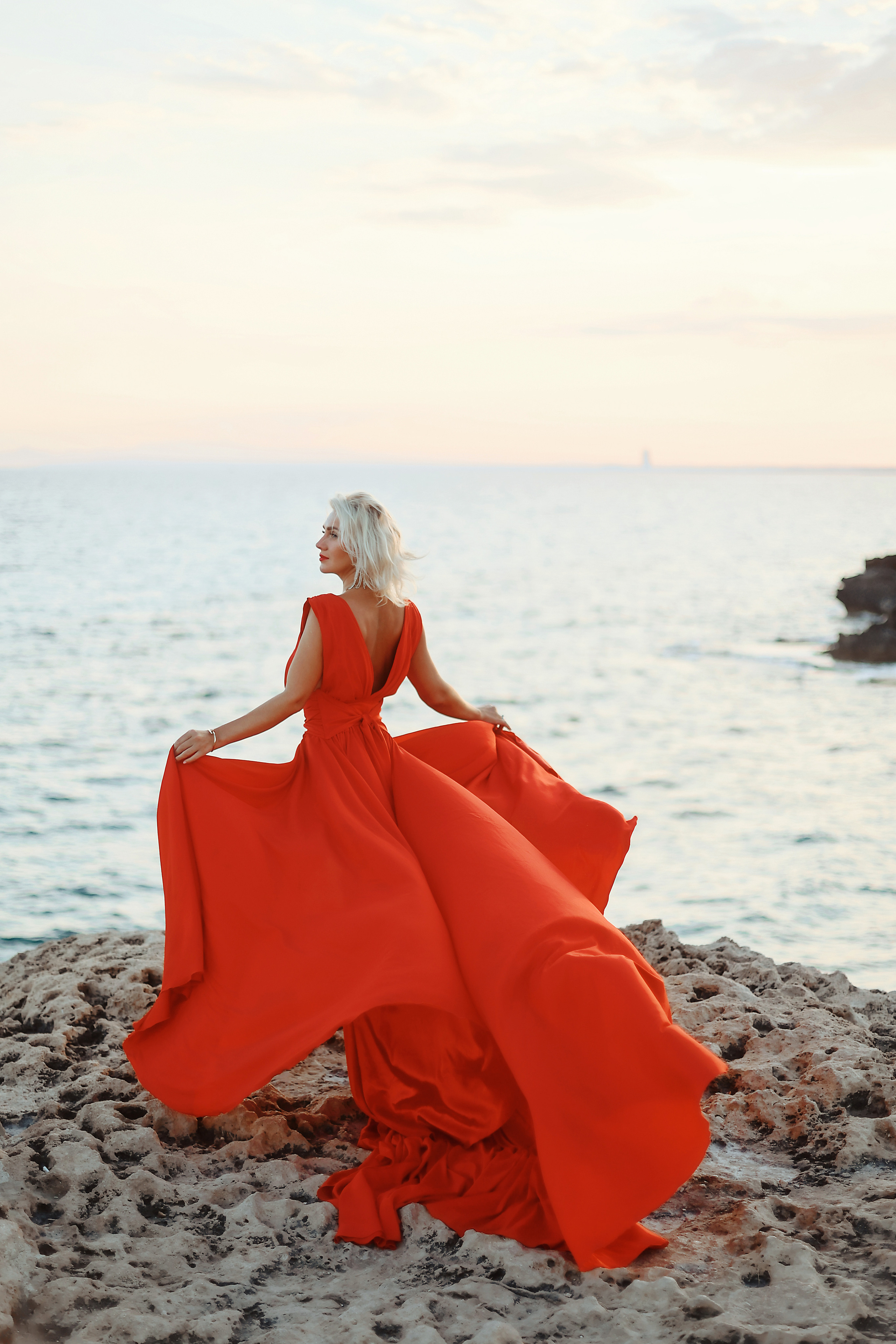 Индивидуальная фотосессия в летящем платье, Айя-Напа. Июнь, 2022. Kipriotka. Ваш фотограф на Кипре (Айя-Напа, Протарас)