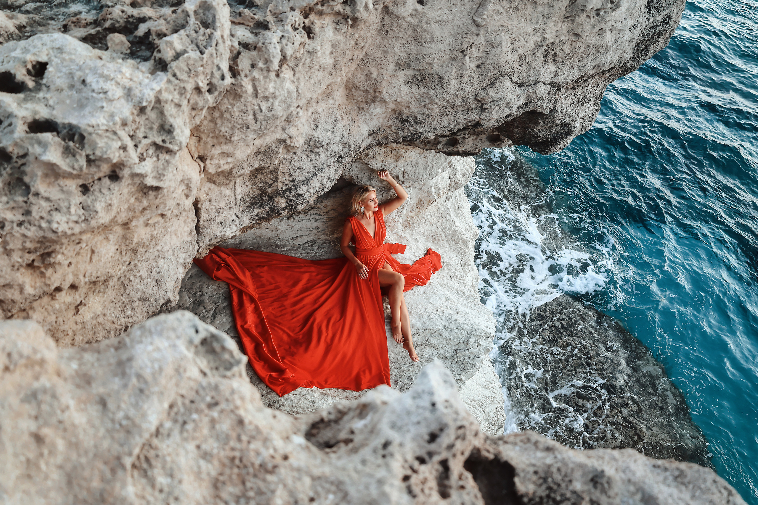 Индивидуальная фотосессия в летящем платье, Айя-Напа. Июнь, 2022. Kipriotka. Ваш фотограф на Кипре (Айя-Напа, Протарас)