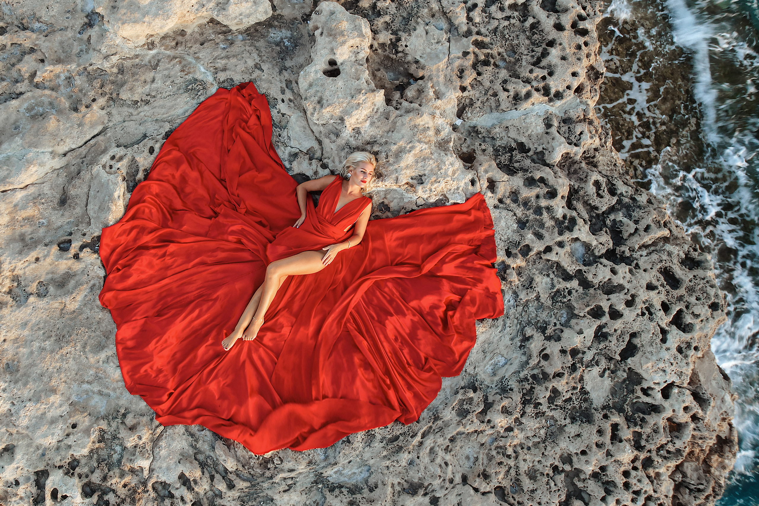 Индивидуальная фотосессия в летящем платье, Айя-Напа. Июнь, 2022. Kipriotka. Ваш фотограф на Кипре (Айя-Напа, Протарас)