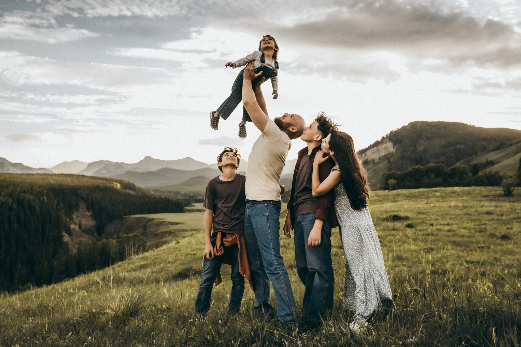 Family. Wedding and family photographer in Calgary Kate Beliaeva