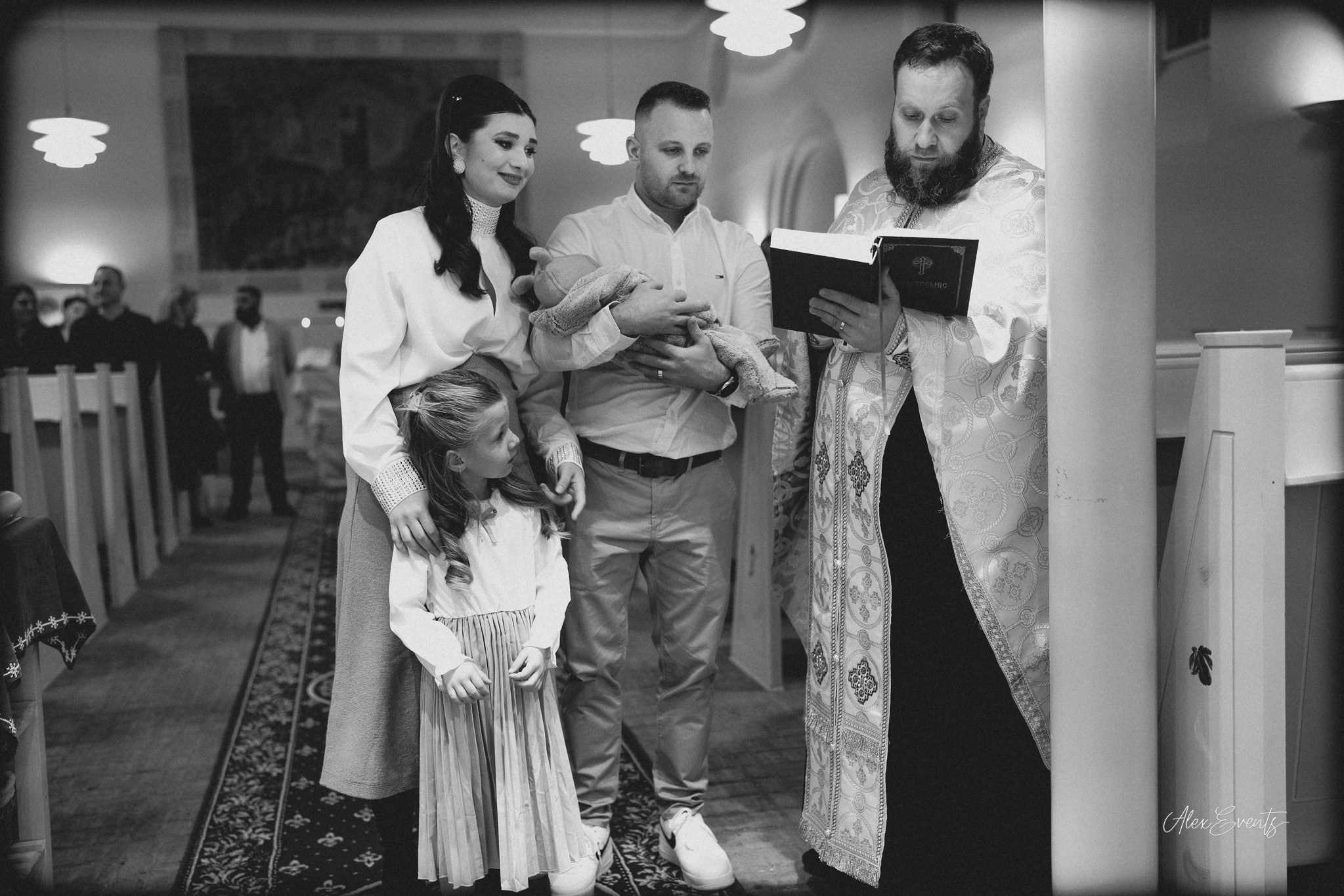 Botez romanesc autentic fotografiat la biserica romaneasca din Nykøbing Mors| Alex Events. AlexEvents Fotograf / Videograf de evenimente Danemarca DK Horsens, Arhus, Odense, Vejle.Nunta, botez, foto-studio