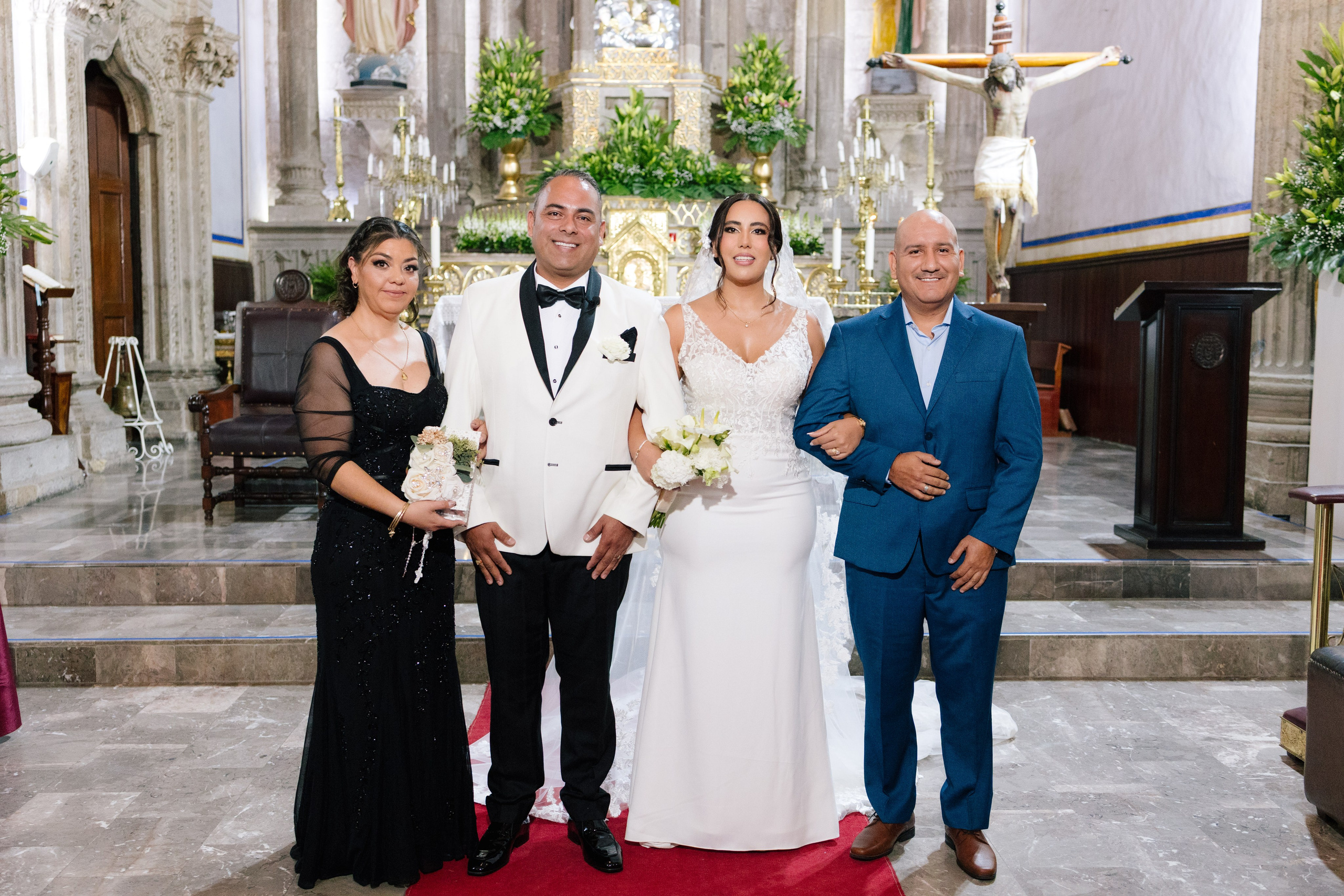 Alejandra y Salvador. Principal