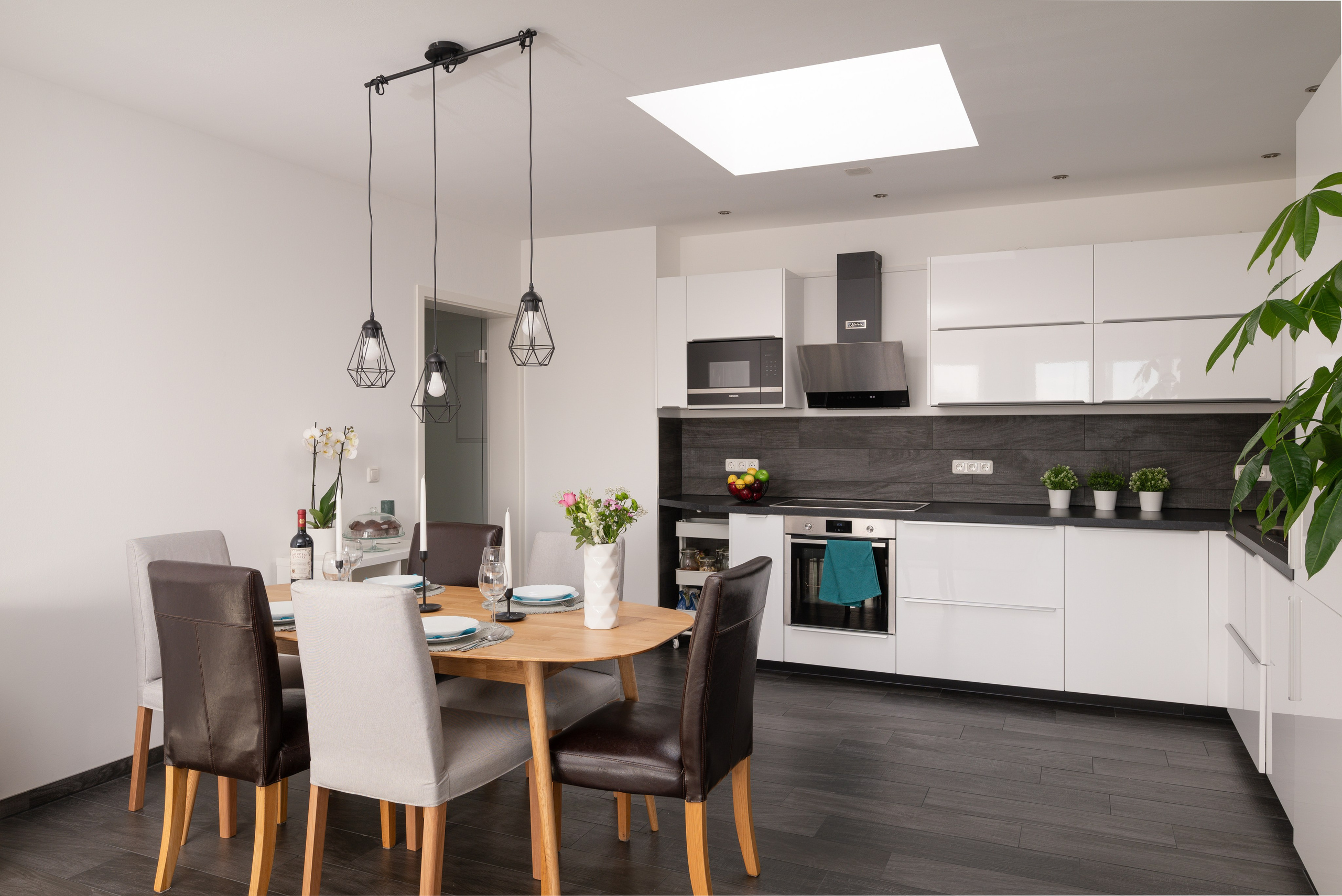 Eine schöne Wohnung oder ein schönes Wohnzimmer? Schön, modern und stilvoll eingerichtet? Dann wenden Sie sich an Judit Sas. Sie ist Homestaging-Expertin mit jahrelanger Erfahrung... www.sashomestaging.com