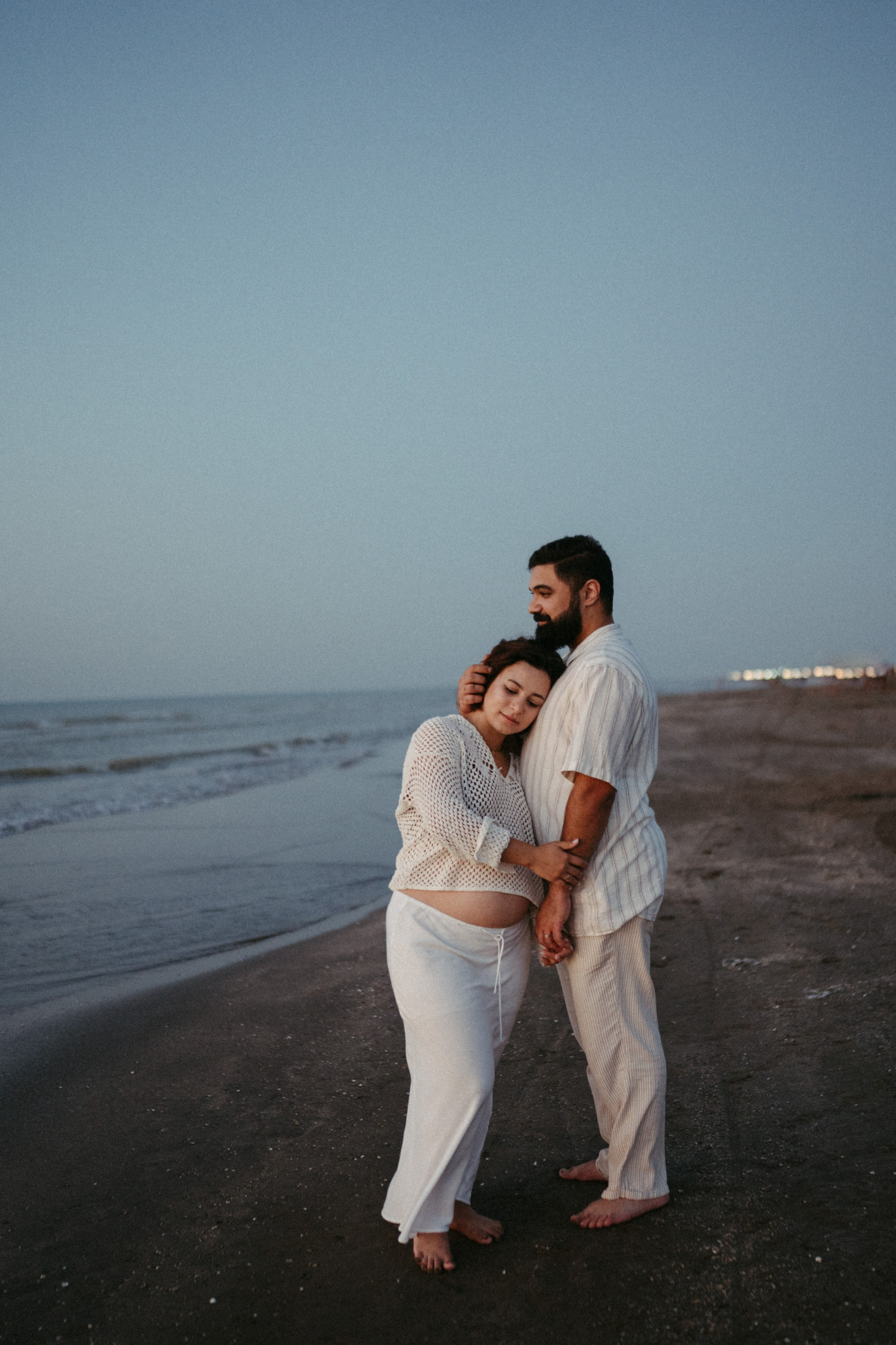 Expecting Javad. Family photographer in Saudi Arabia