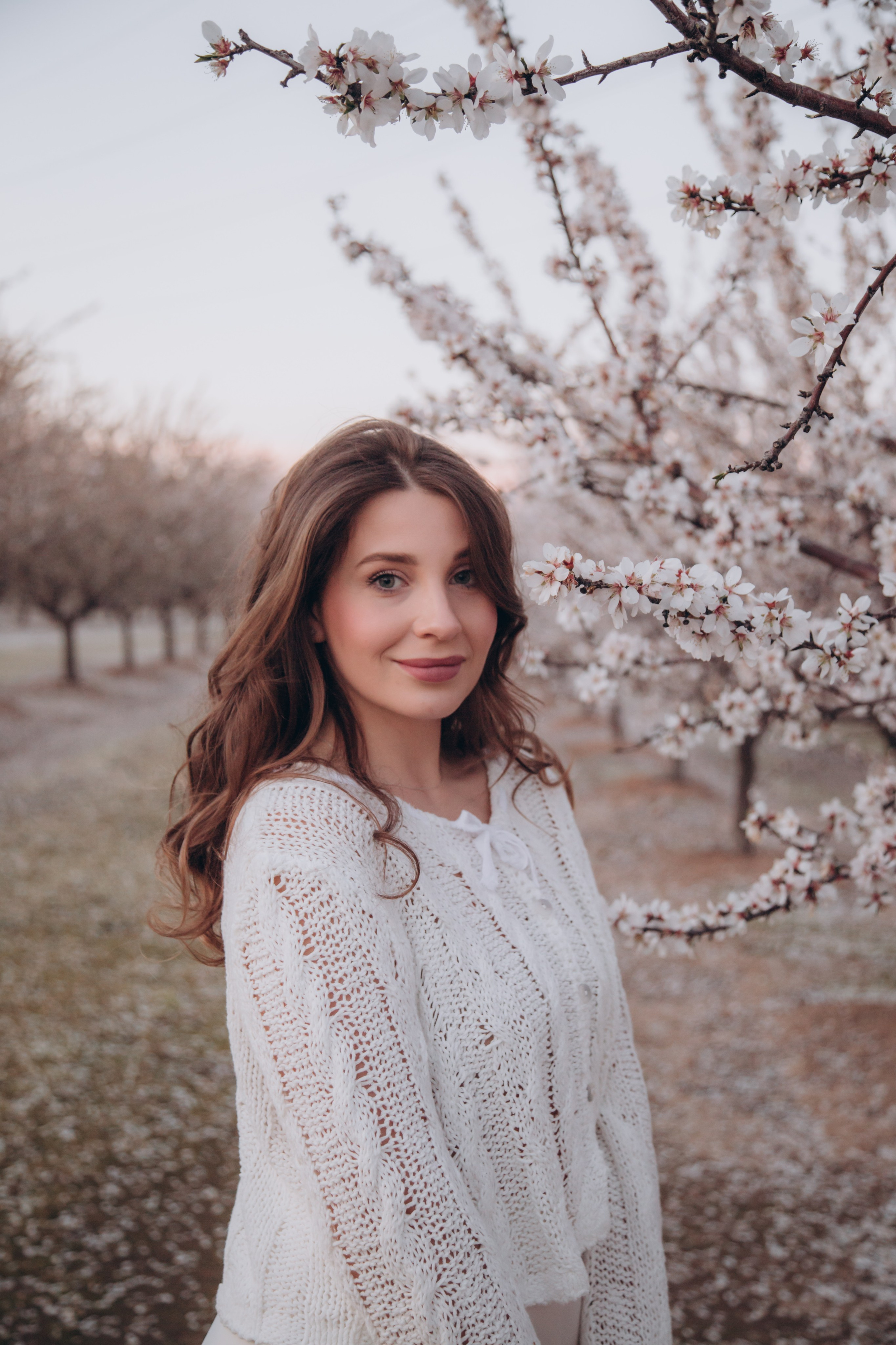 Family in nature. Family and children’s lifestyle photographer Elena Tumanova