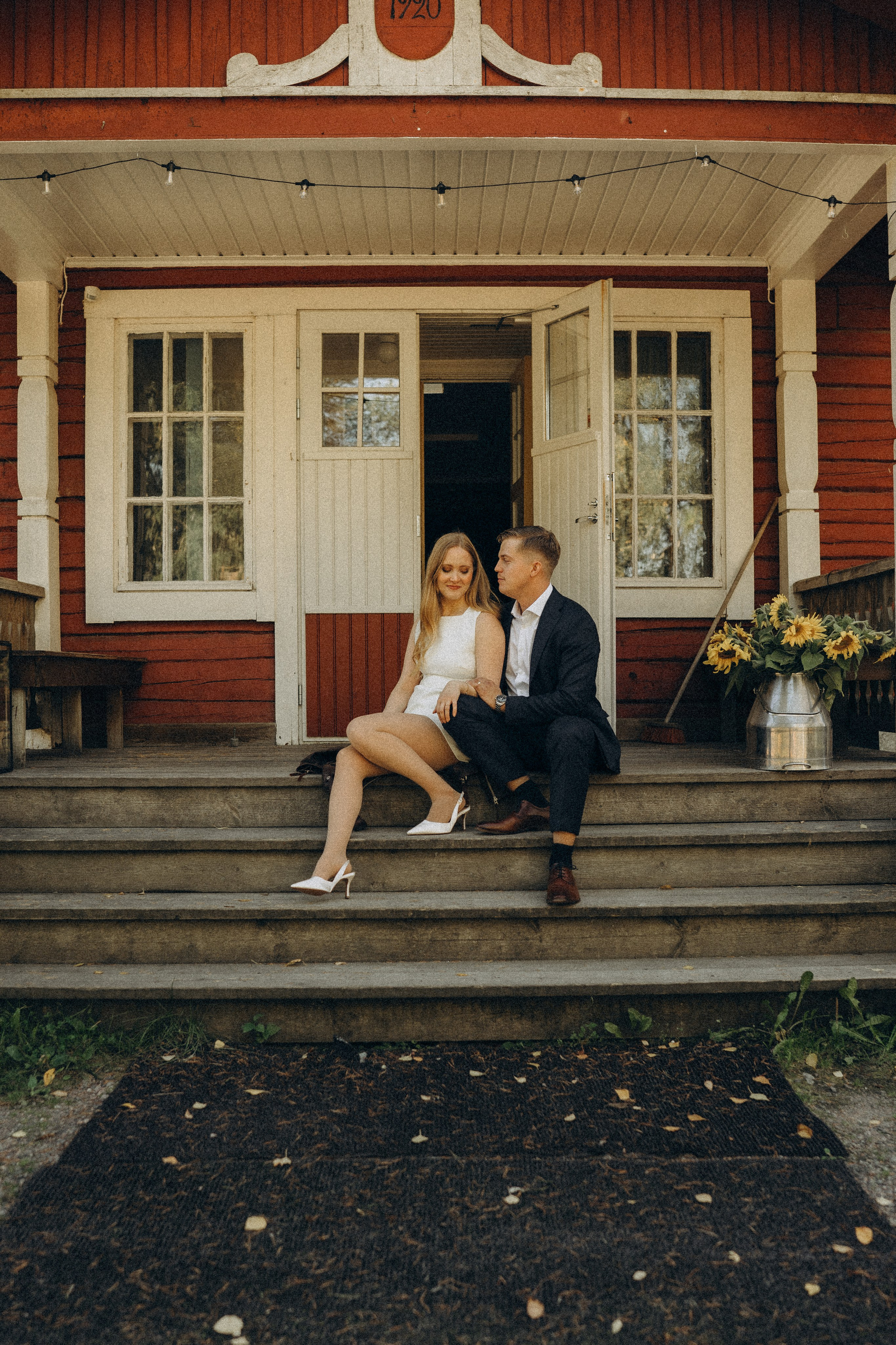 Wedding photo session in Pornainen. Wedding and portrait photographer in Helsinki Vickan O