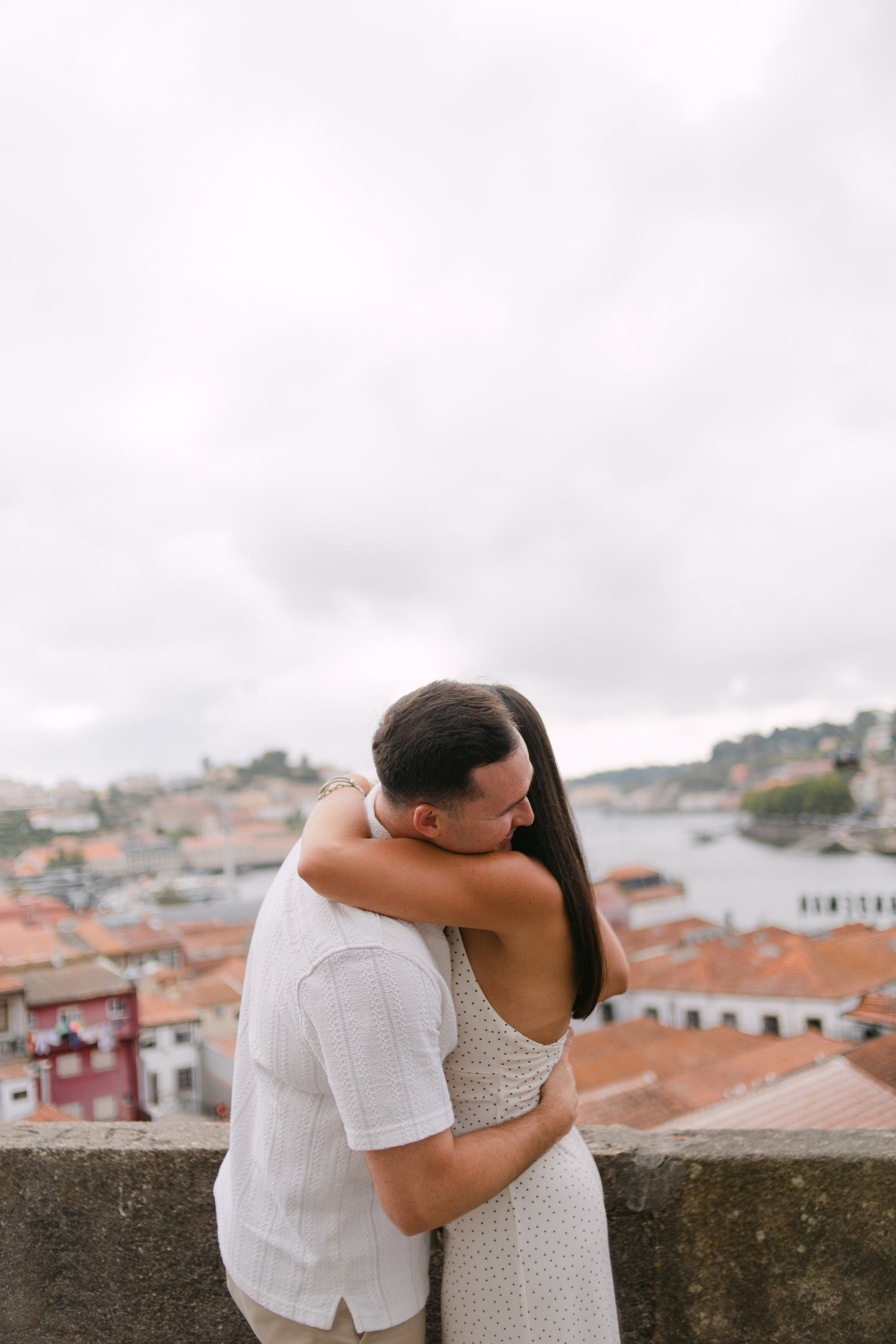 Wedding Proposal in Porto. Fotógrafo de casamentos e destination wedding no Porto, Portugal — Davi Valente | Lisboa, Douro, Roma e Lago de Como