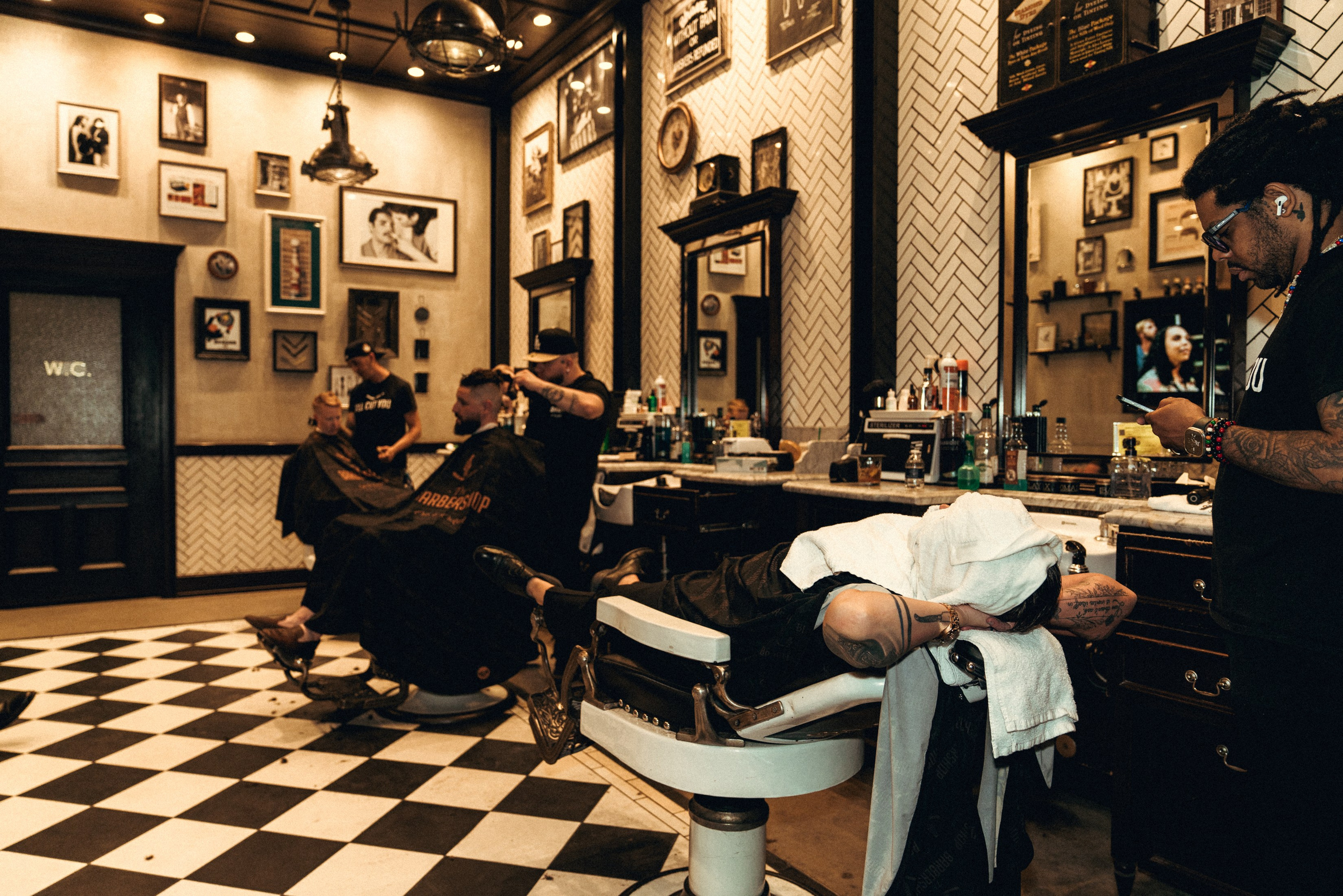 Christina’s bachelor party. Wedding & elopement photographer Viktoriya Kravtsov. Las Vegas