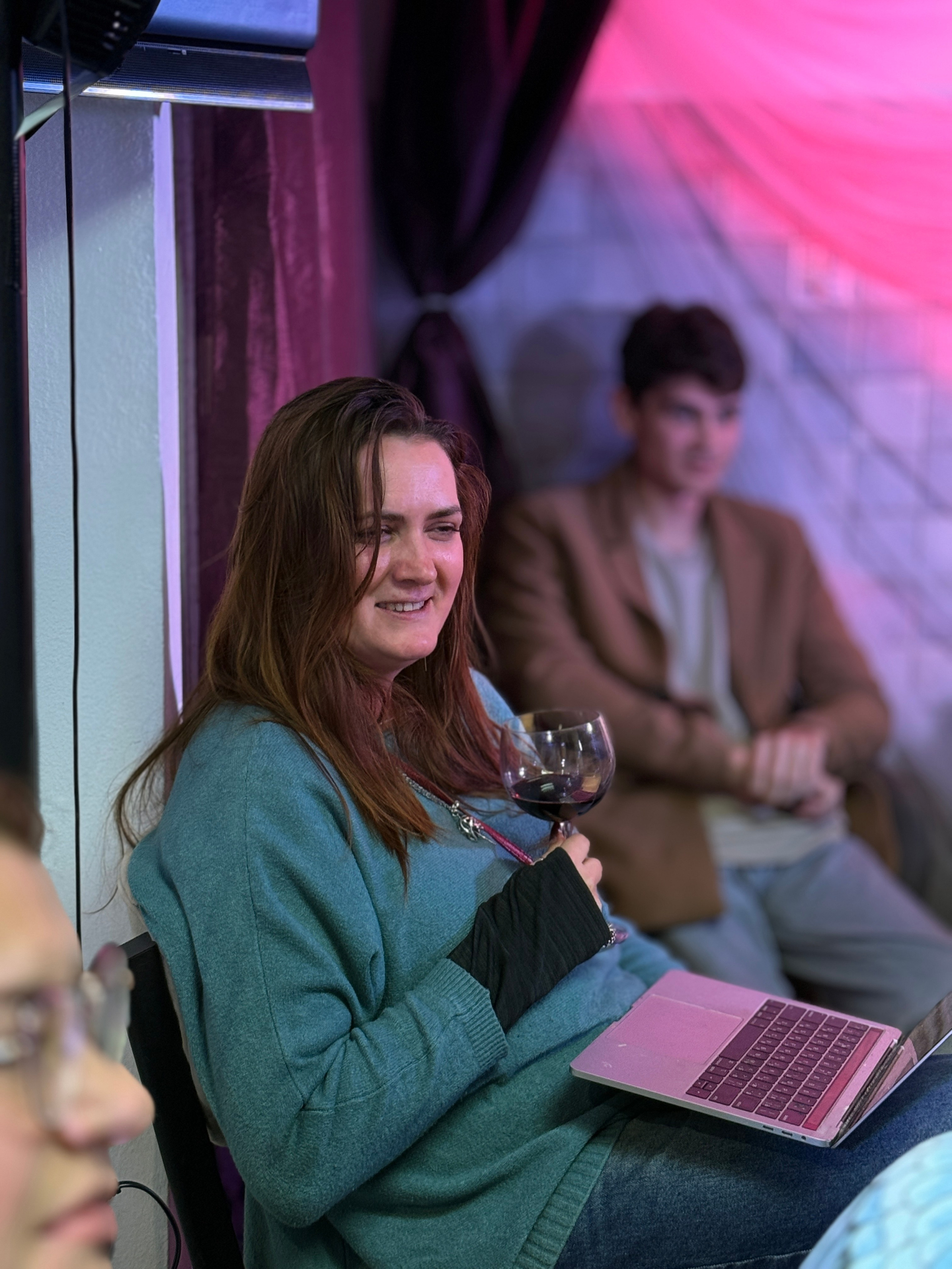 Фоторепортаж вистави у Будві. Портретний фотограф Альона Новгородцева