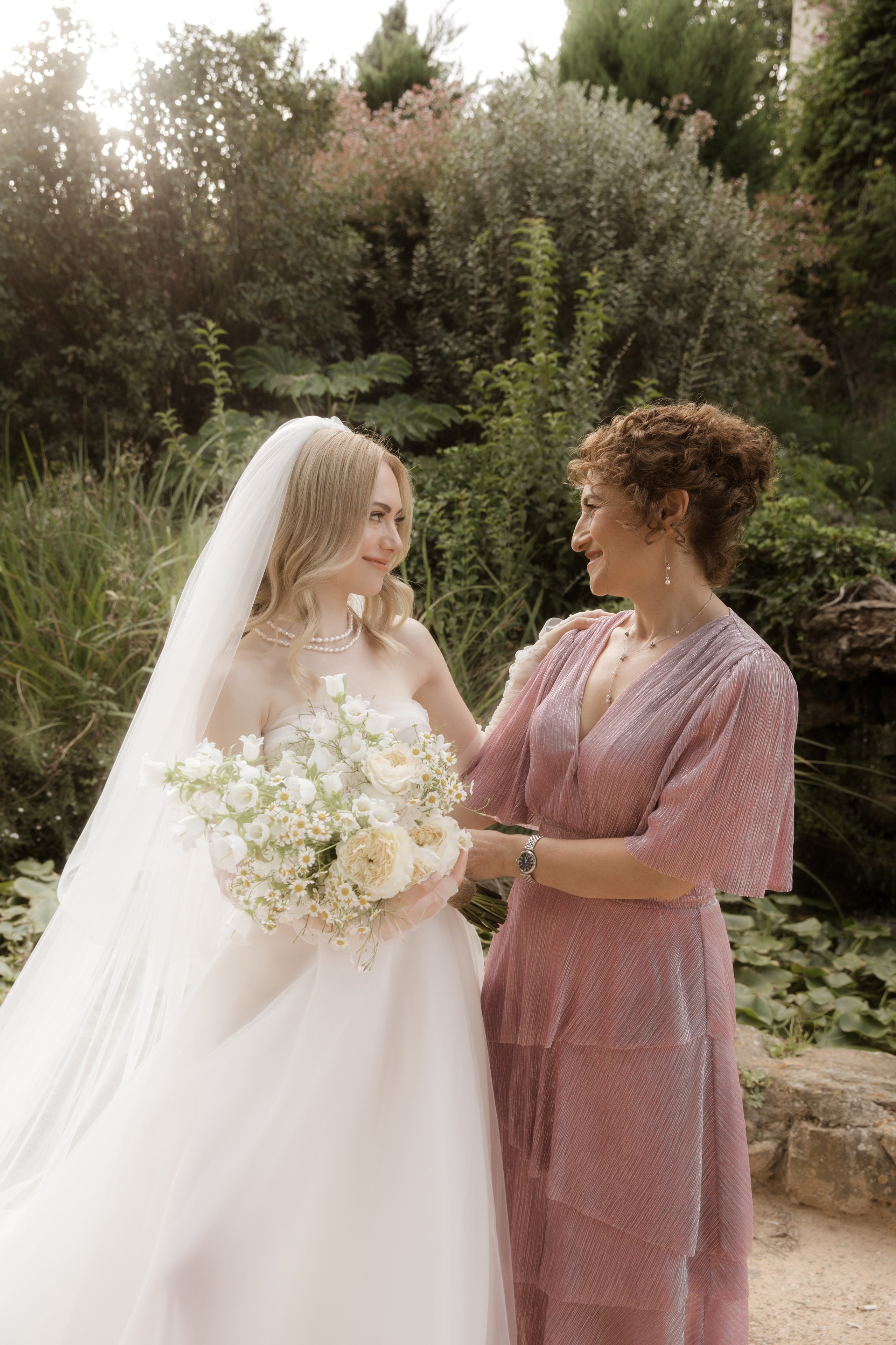 PJ & Yonna. Hotel Castell d’Emporda. Paola fotógrafo / videografo de bodas en Barcelona