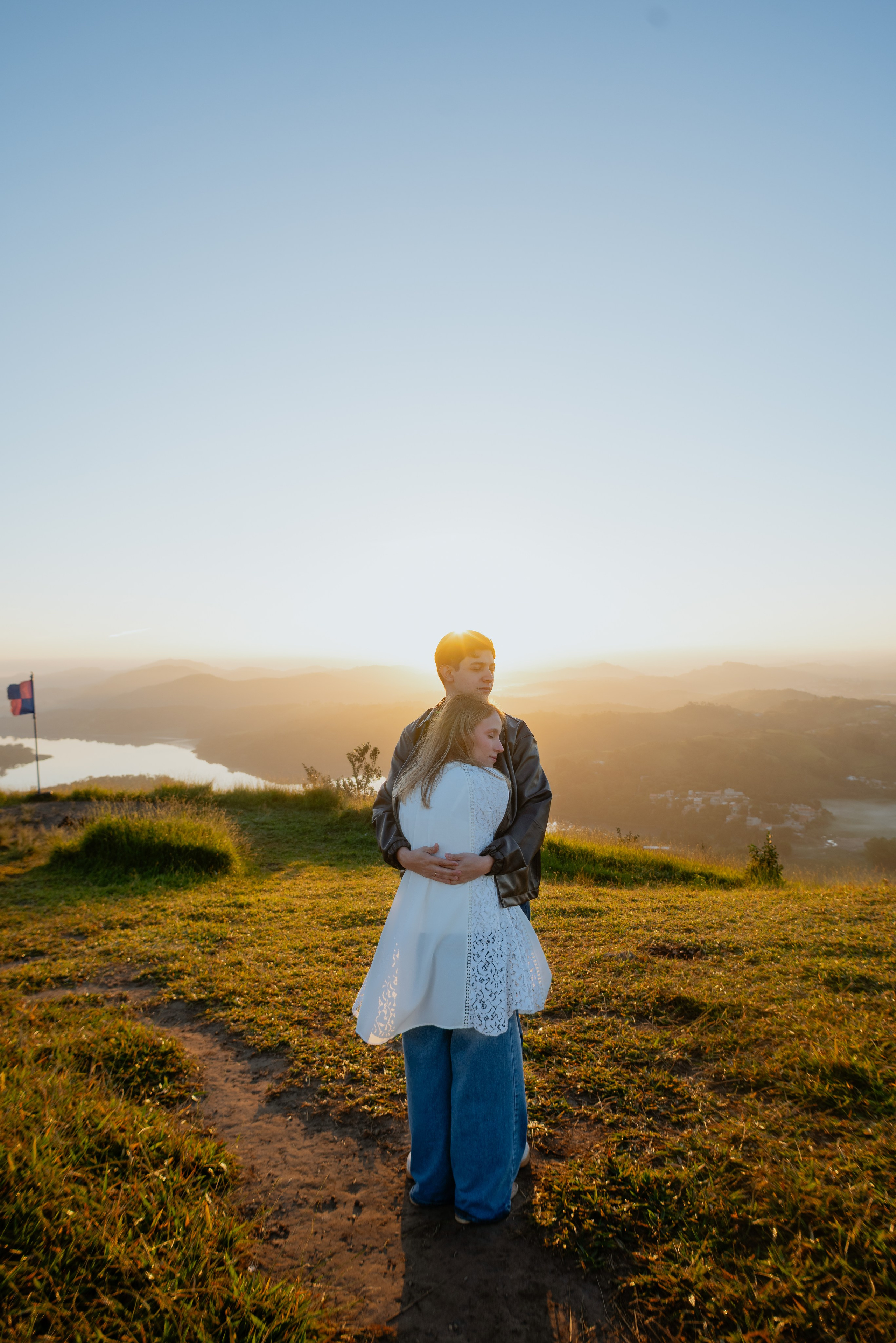 Ensaio Pre-Wedding no Morro do Capuava: Gabi e Raphael | AGA Fotografias. AGA Fotografias | Fotografia de Casamento em São Paulo
