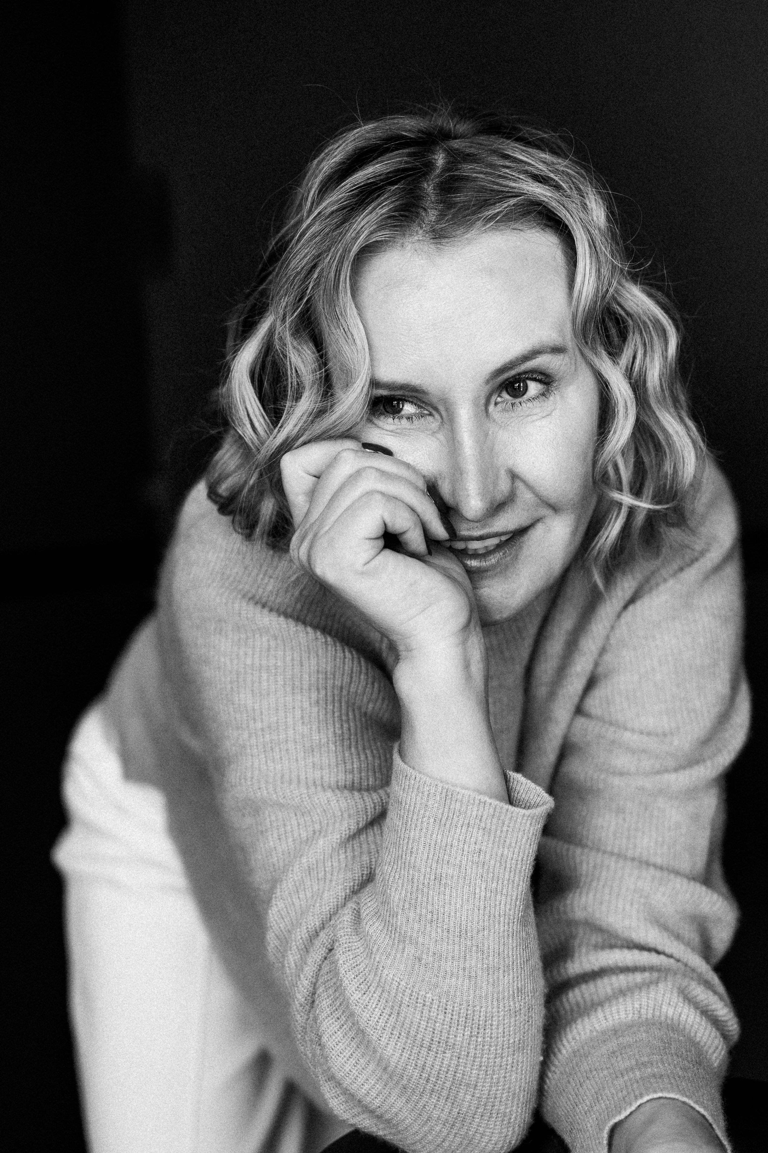 D. Rawnoir- Portrait photography by Daria Paliy.Timeless black&white portraits of women in NYC area