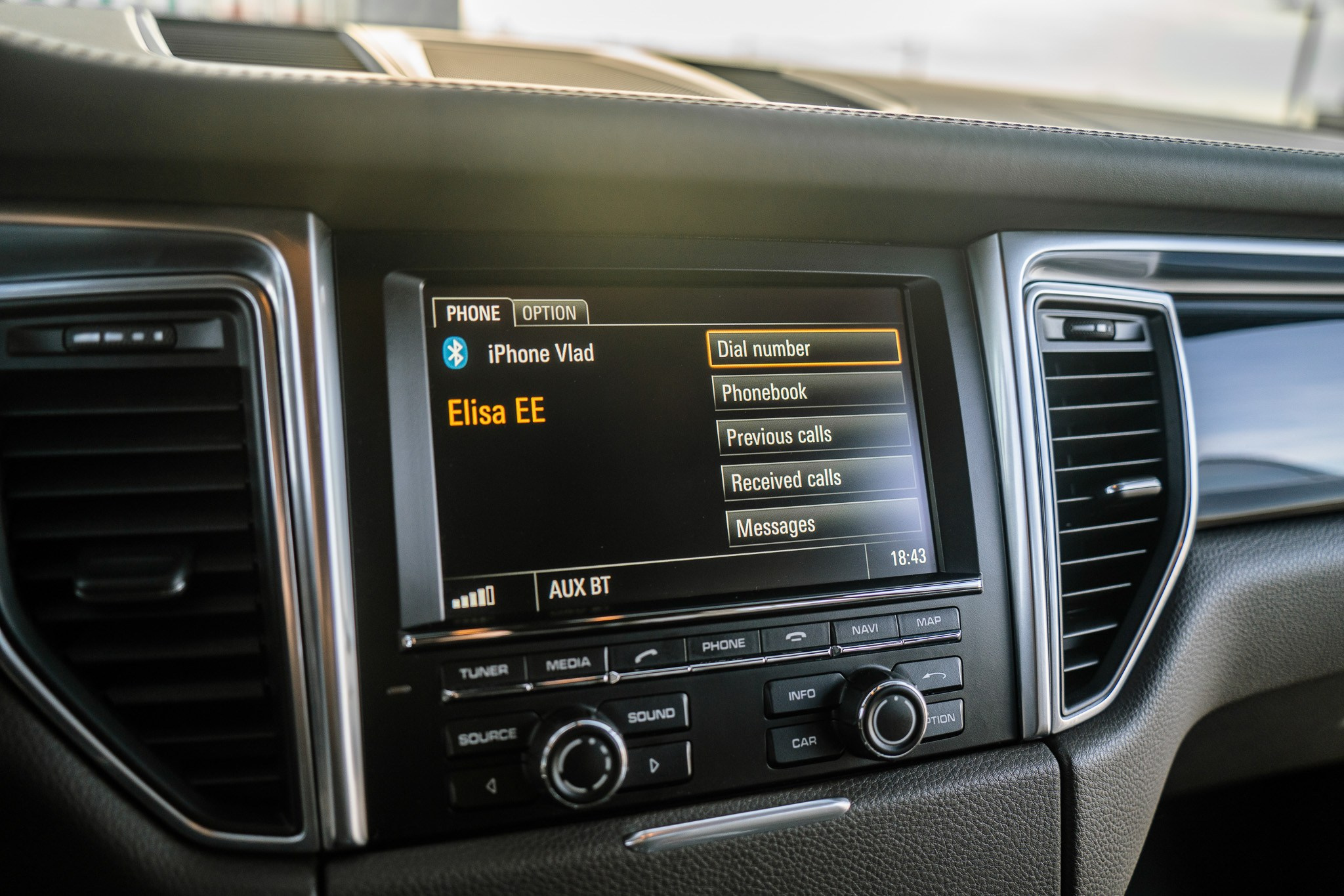 PORSCHE macan. LOHA VISUALS — AUTOMOTIVE PHOTOGRAPHY