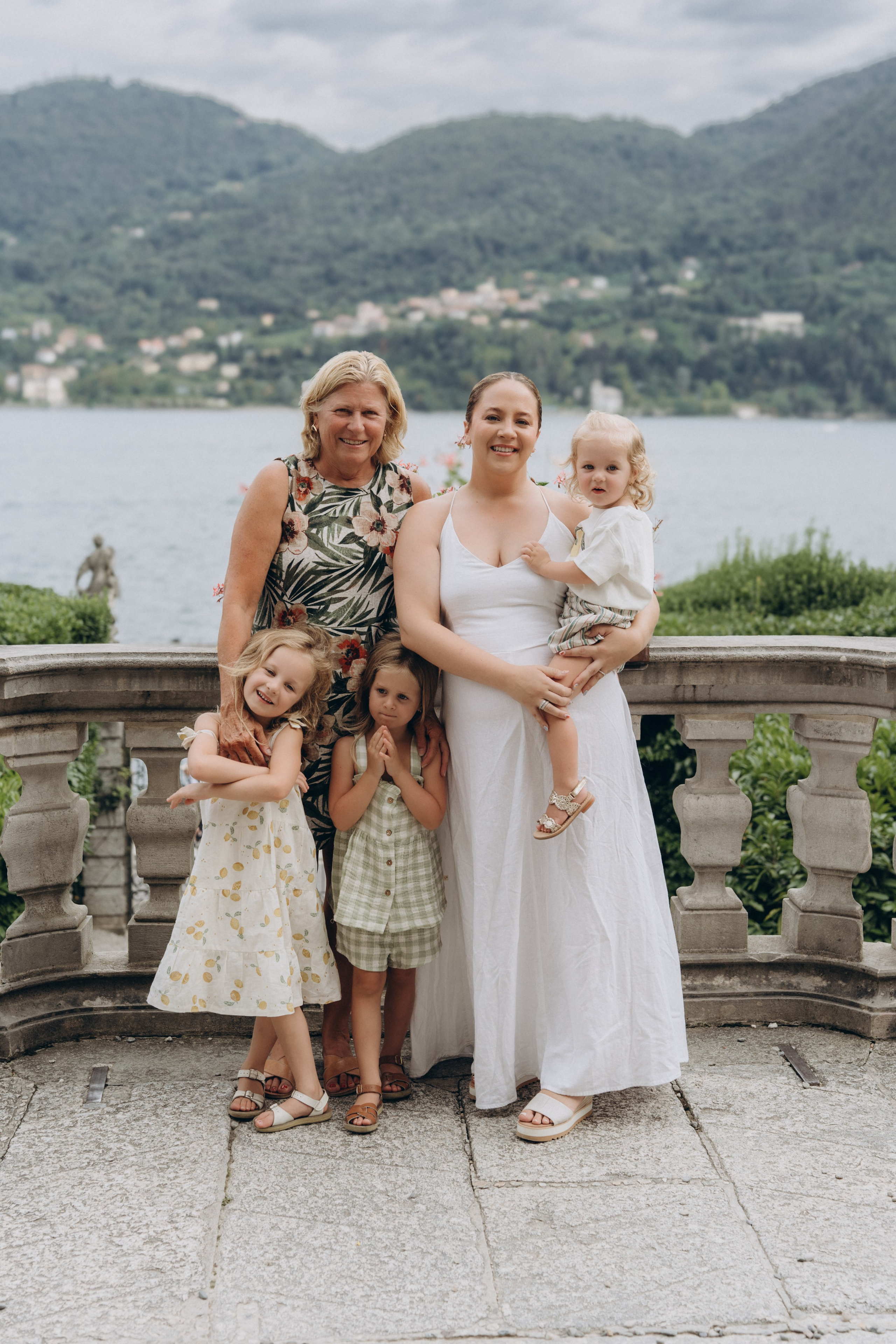 Family moments in Como Lake. PHOTOGRAPHER IN ITALY