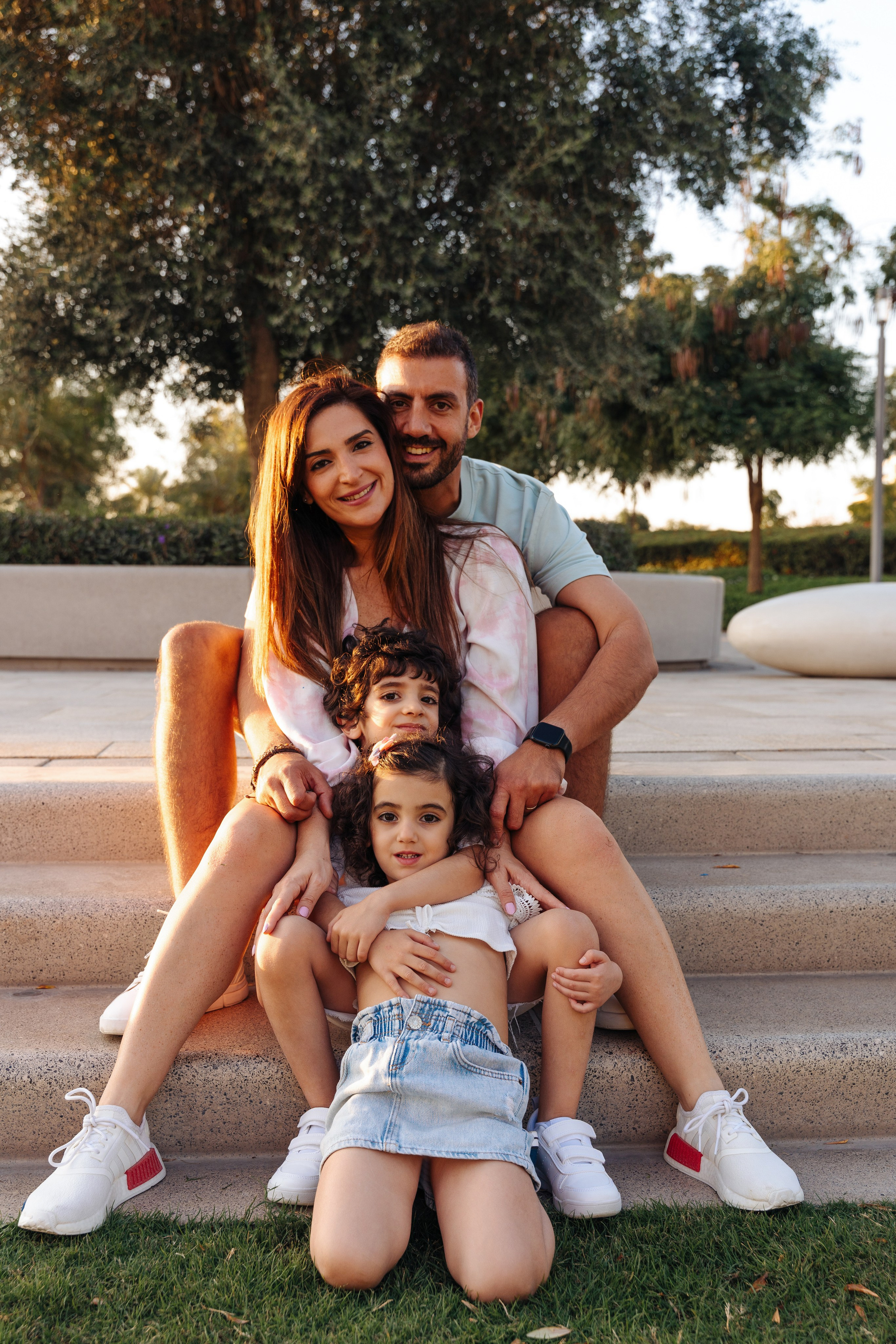 Family fun and play in the park. Angela Iakovleva — Family Photographer in Dubai