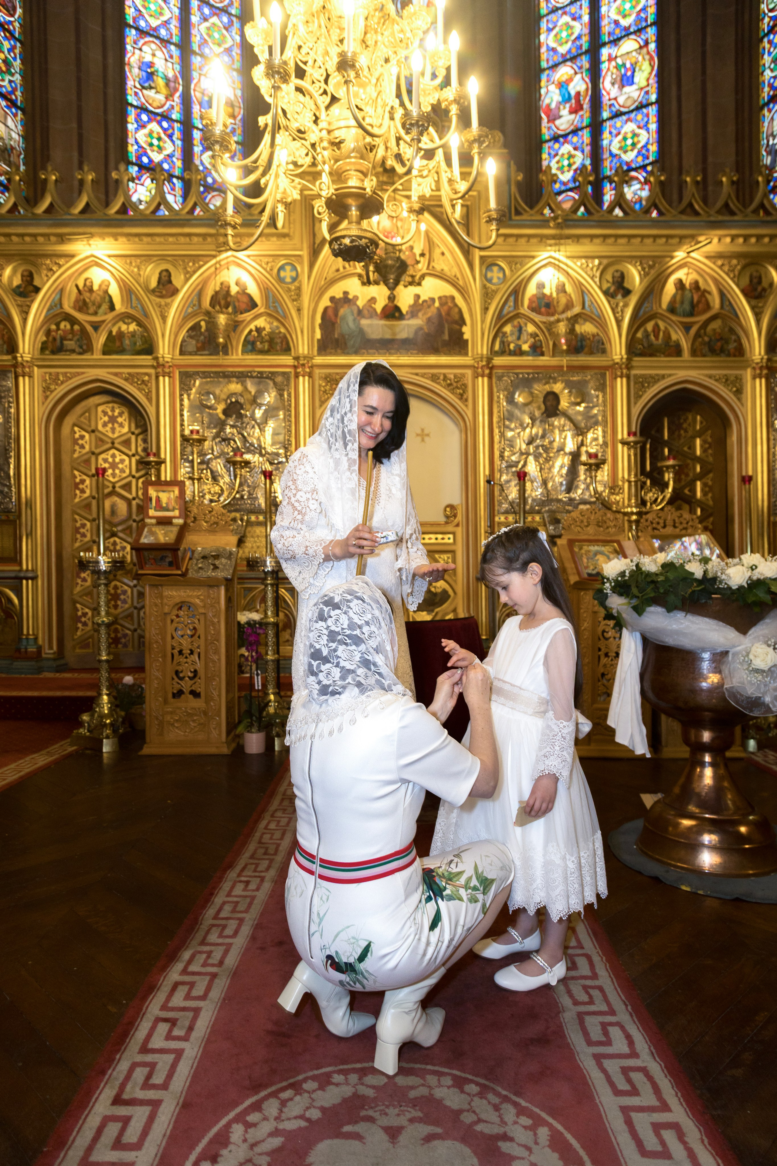 Un petit aperçu du baptême d’Emma ✨. Wedding, event and family photographer in Paris, Emilian Olaru