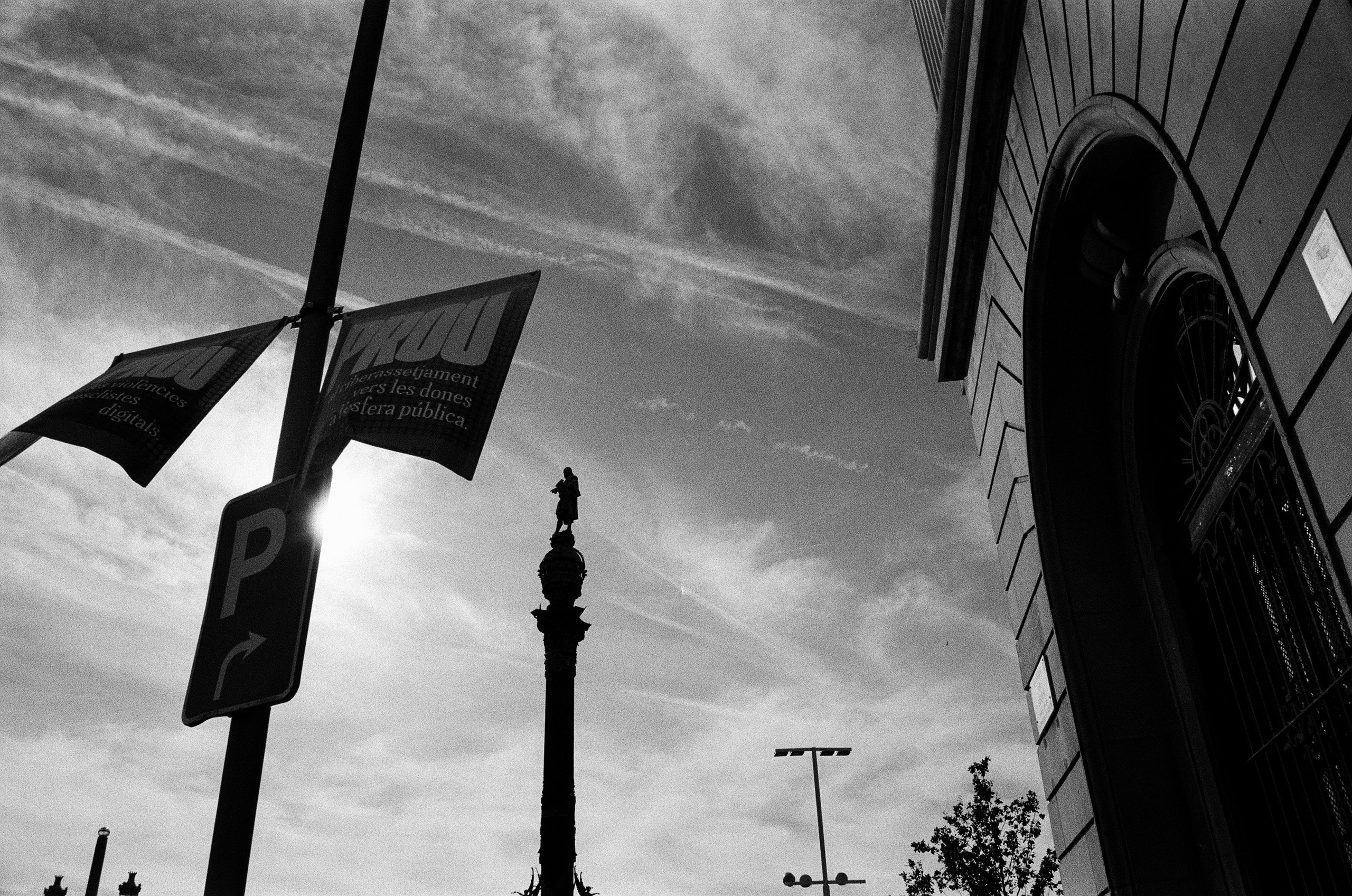 Barcelona — Light, Rhythm and Architecture. Wedding Stories — Professional Wedding Photography & Videography in Germany, Italy, Spain & all across Europe