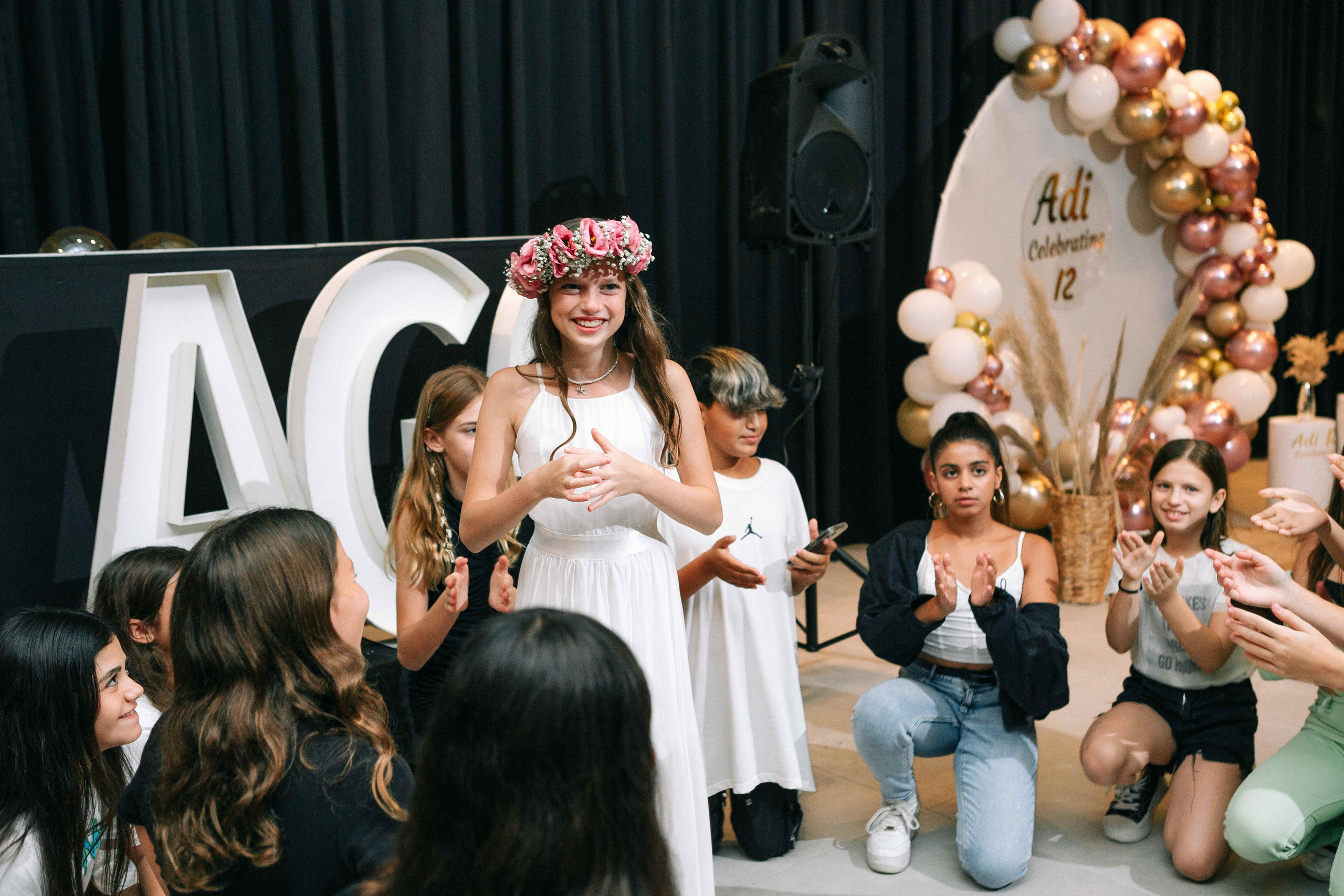 PARTY WITH FRIENDS. Https://shi-photo.com/