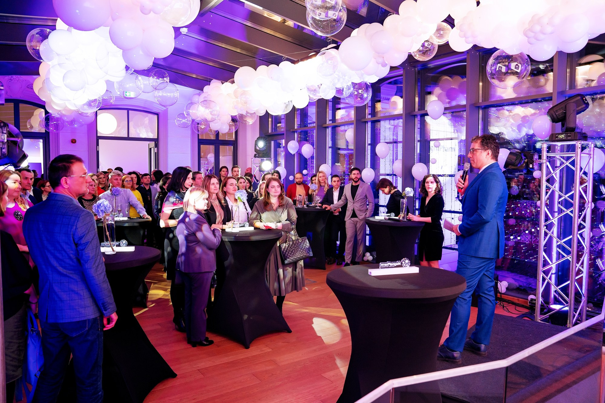 Fotografie Corporate Specializat in Lansări Produs si Serviciu. Fotograf Corporate Business