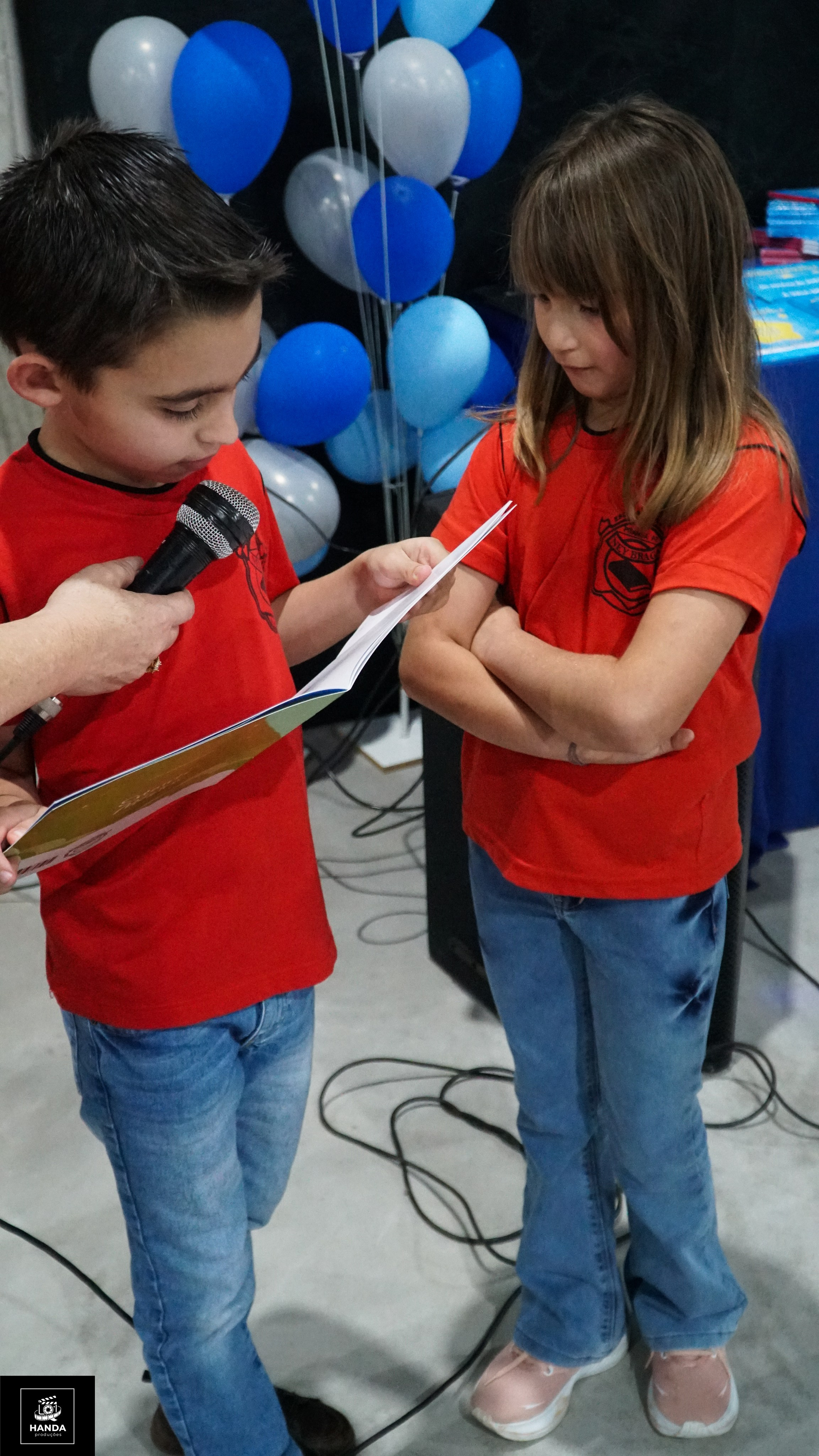 Noite autógrafos colégio Aurélio Buarque de Holanda. Handa Produções