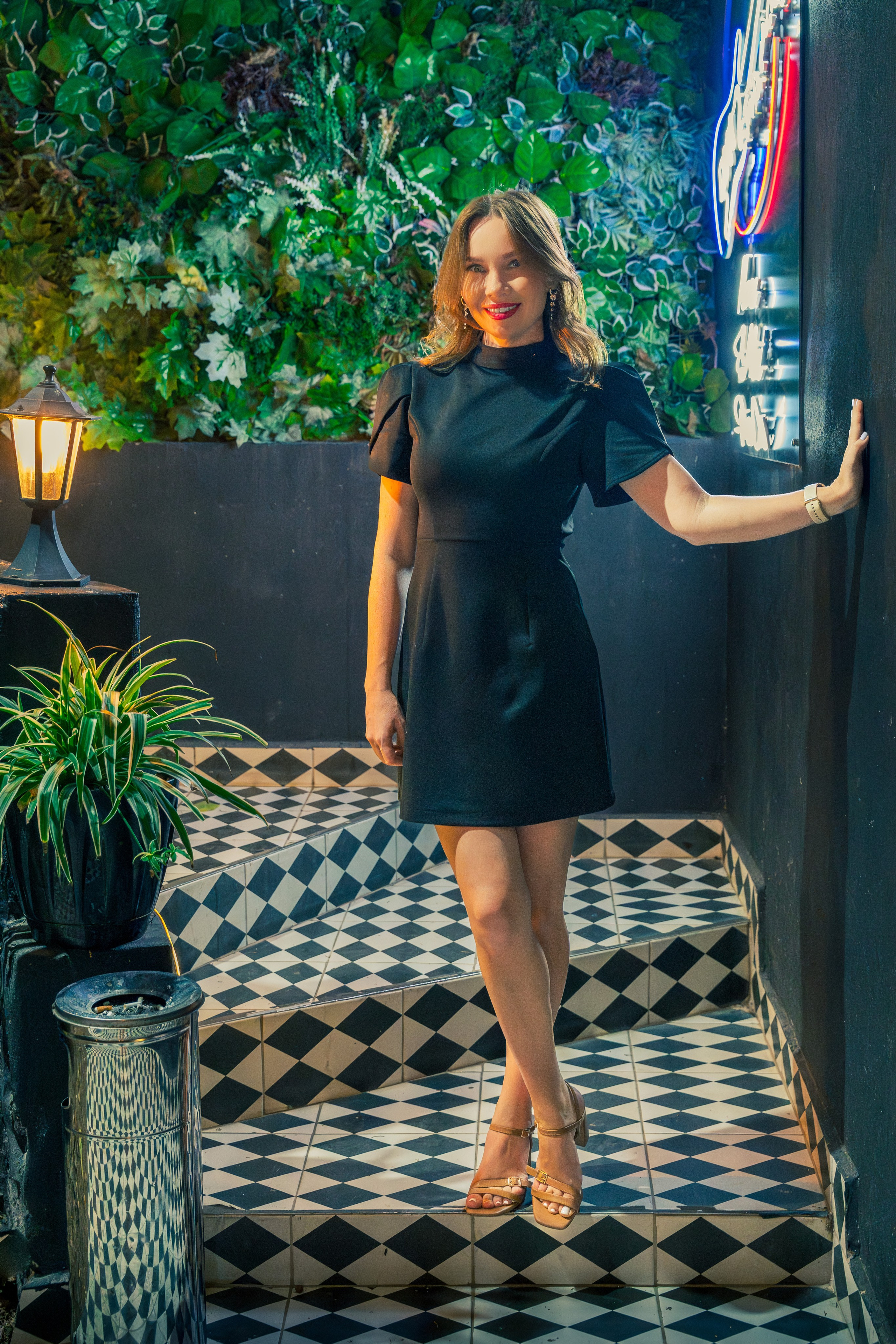 My Friends Pub. UNRATED PHOTO