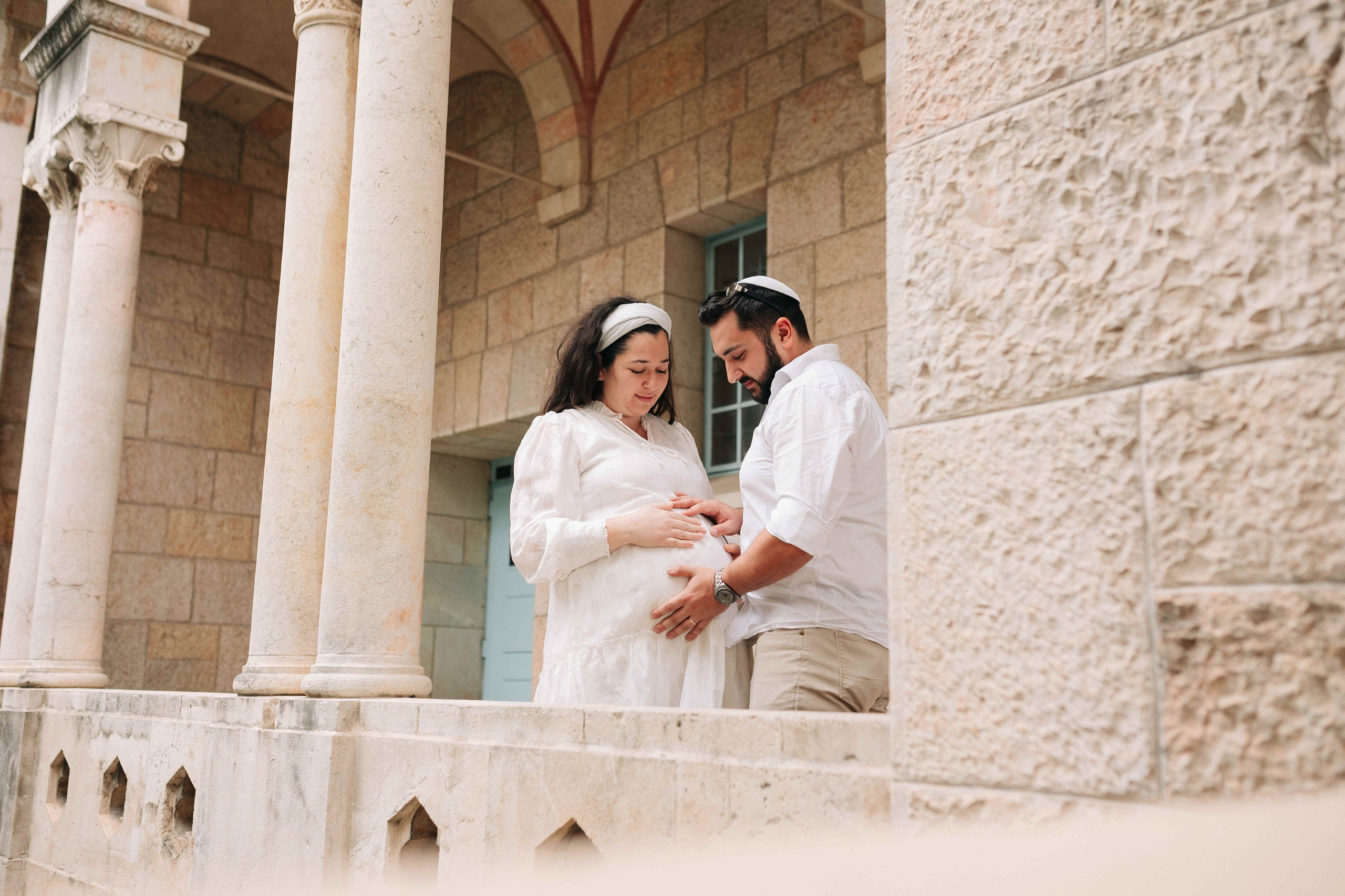 EXPECTING A BABY, JERUSALEM. PHOTOGRAPHER IN ISRAEL