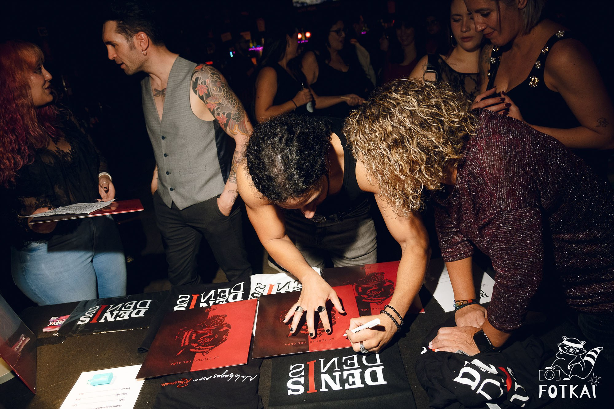 DENISDENIS — reportaje fotográfico del concierto en la Sala Marearock (Alicante) | FOTKAI