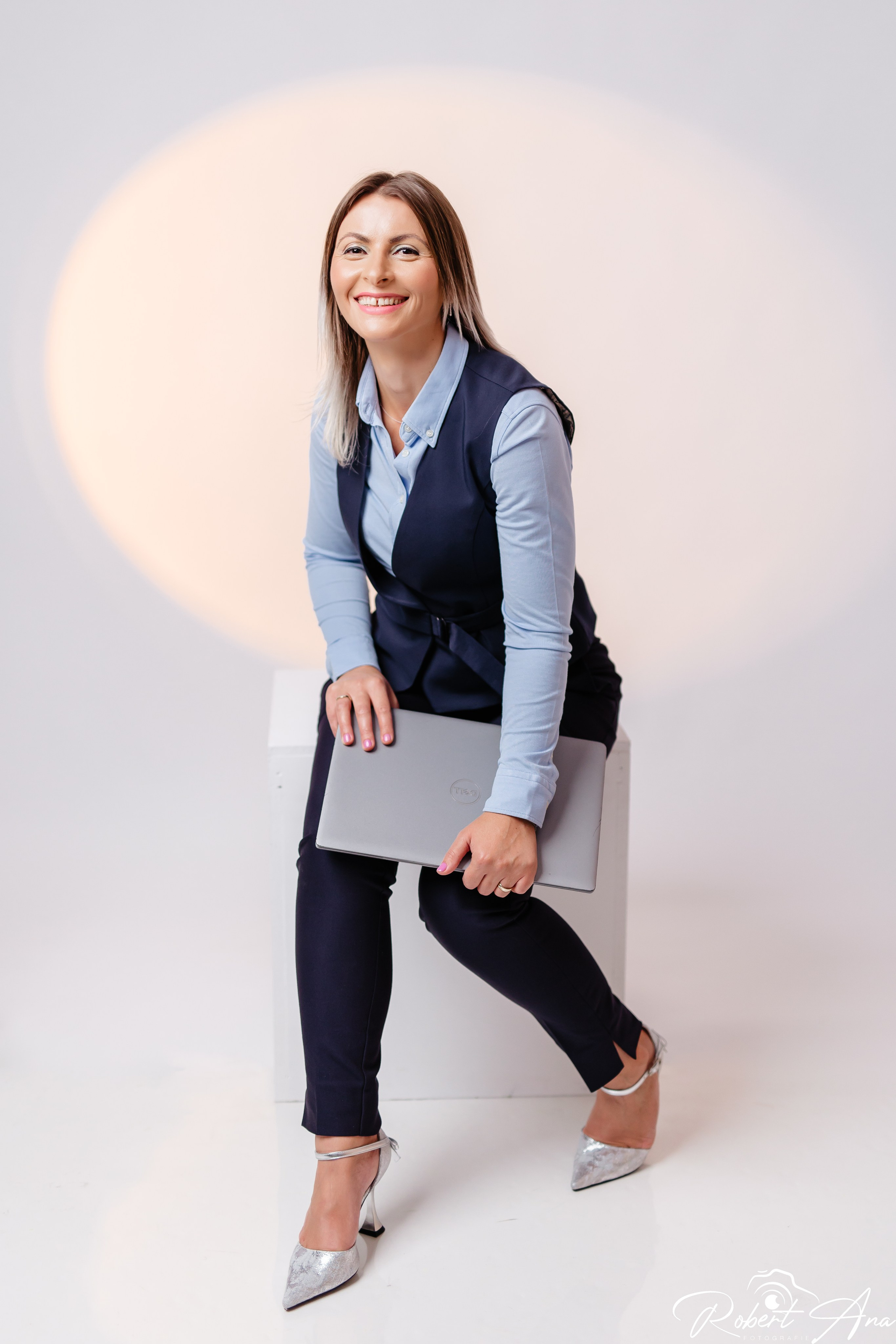 BUSINESS. Robert Blaj - Fotograf Nuntă Iași