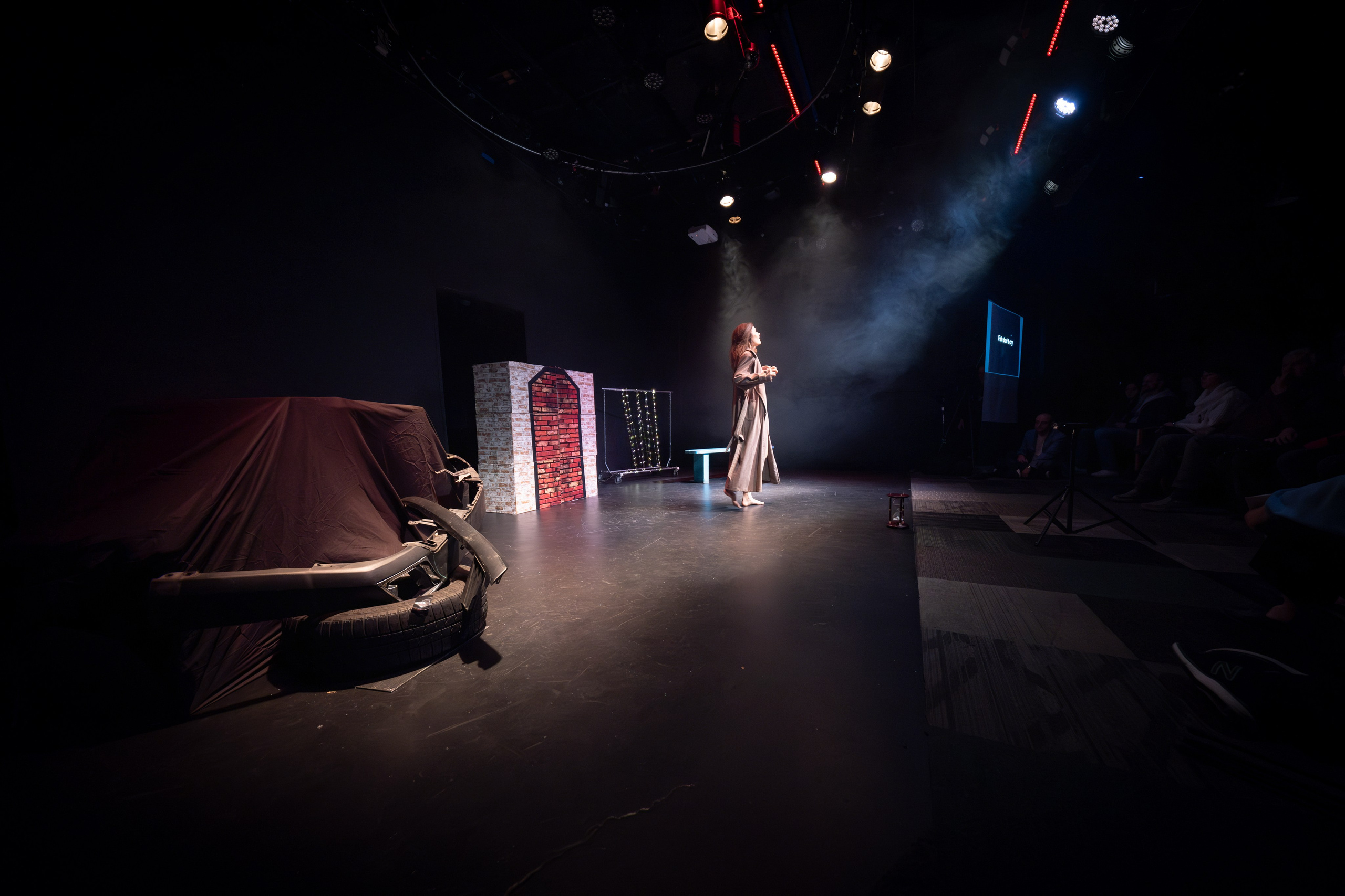 FISH DON'T CRY. Reportage concert portrait photography in the San Francisco Bay Area