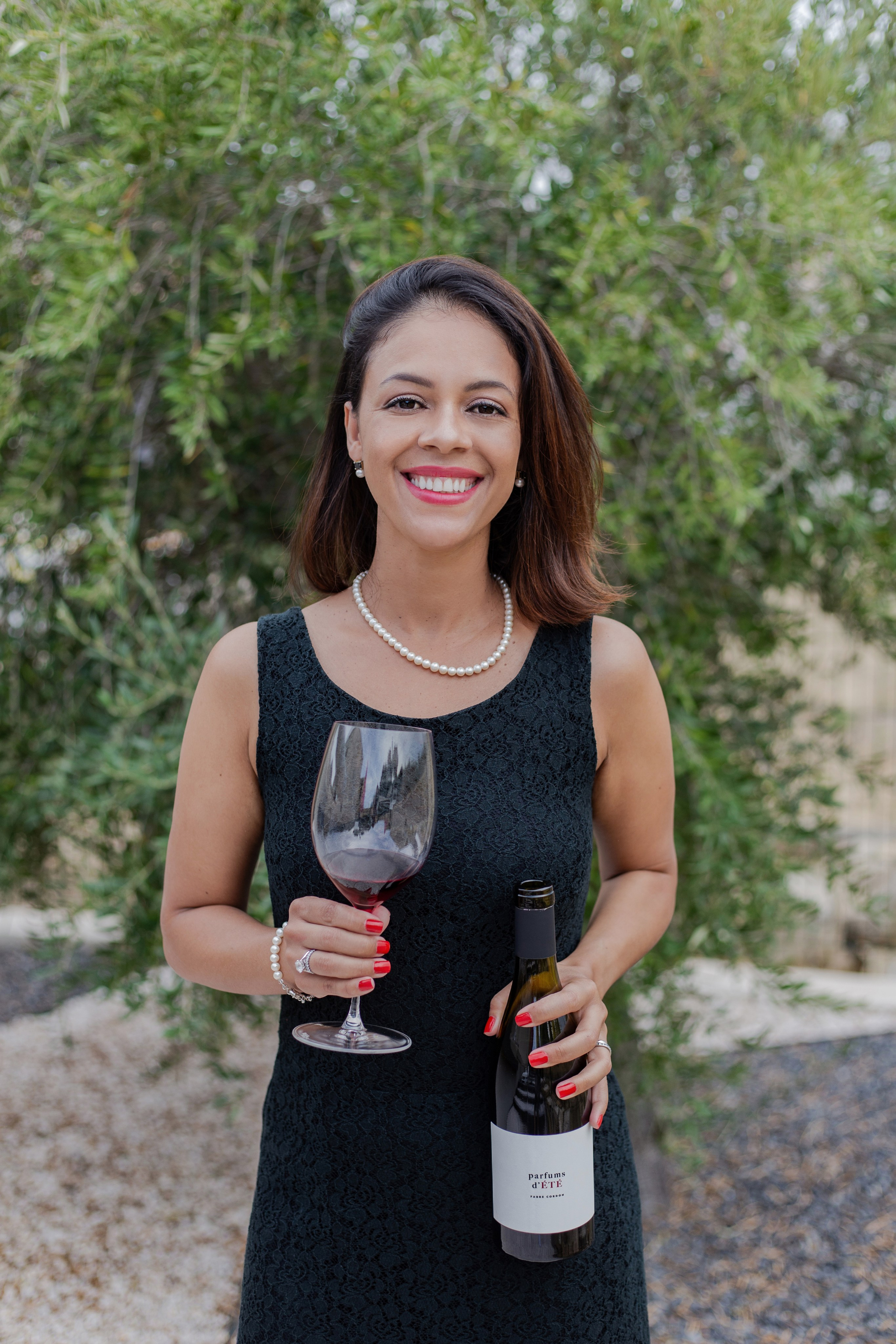 Photographe pour sommelière – Séance photo professionnelle pour entreprise. Photographe professionnelle à Poitiers, Tours et Châtellerault | Studio photo entre Poitiers et Tours – portraits, familles, entreprises, ma