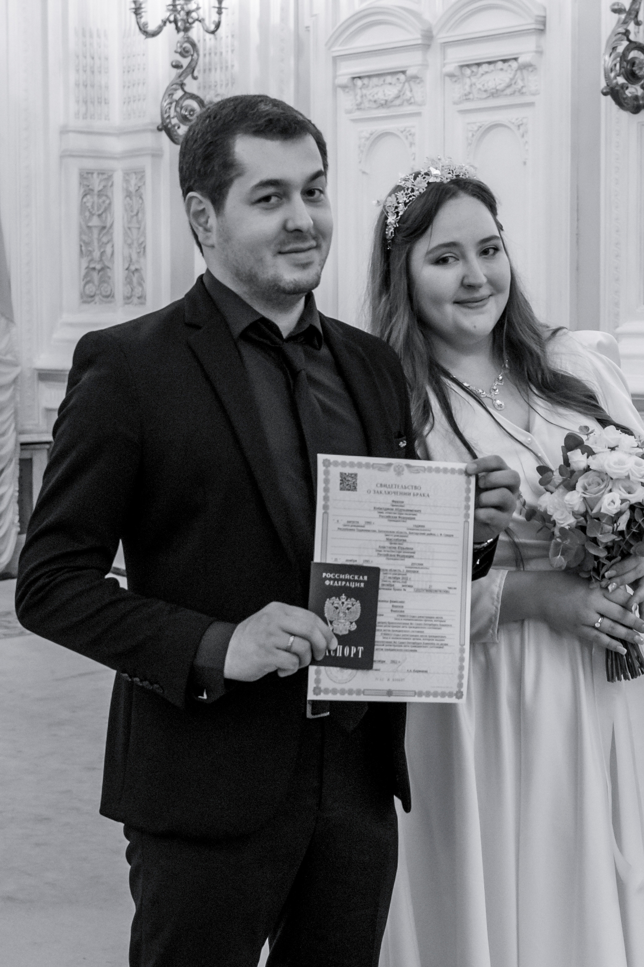 Anastasia ja Jon. Ekaterina Mansur, muotokuvafotografi Suomessa (Helsingissä ja Uudellam