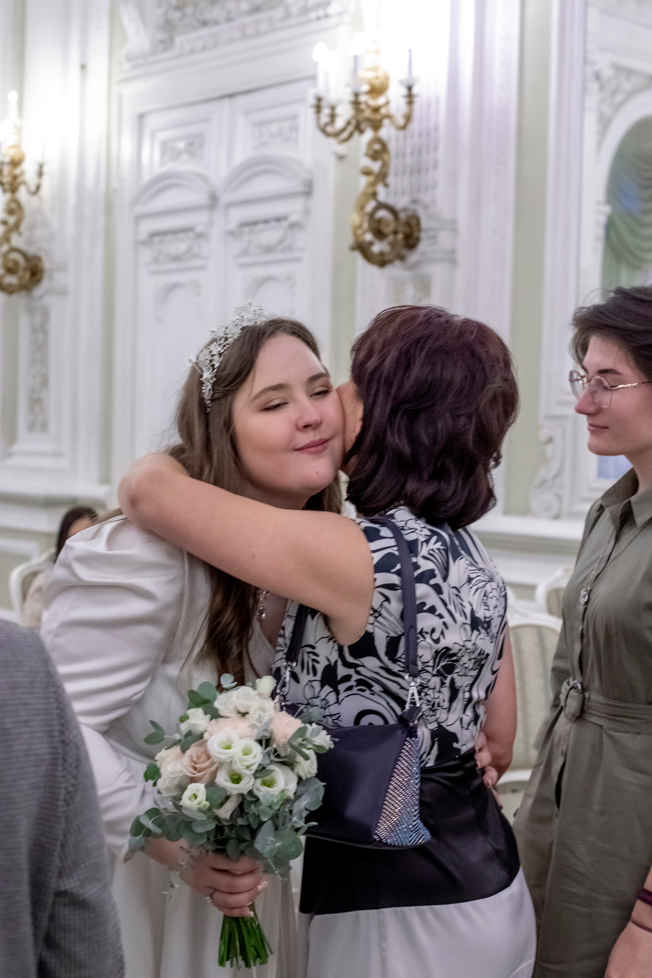 Anastasia ja Jon. Ekaterina Mansur, muotokuvafotografi Suomessa (Helsingissä ja Uudellam