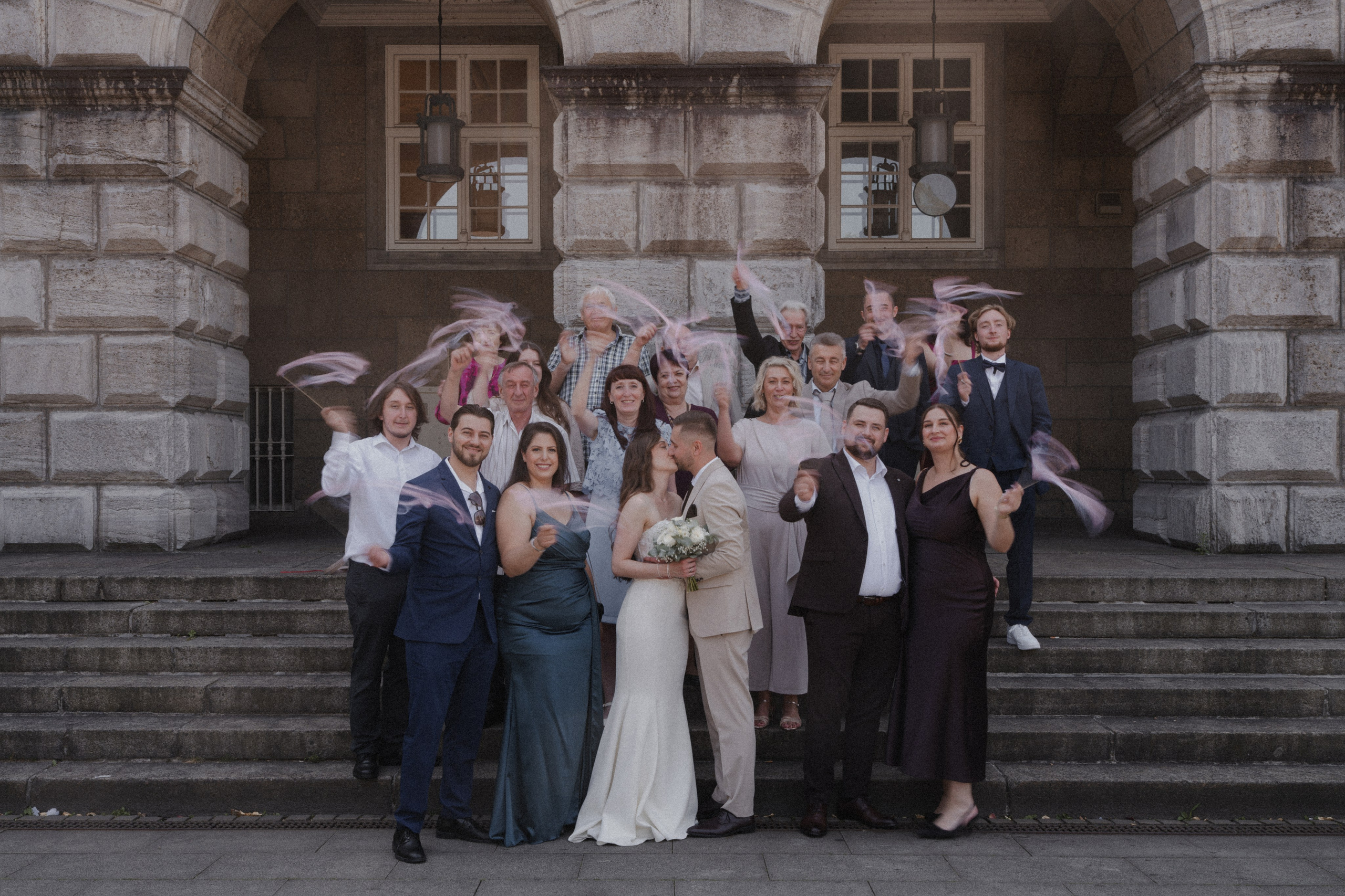 Anton & Jessica I Rathaus Mülheim an der Ruhr. Hochzeitsfotografin Bochum | Halyna Reiche Fotografie NRW