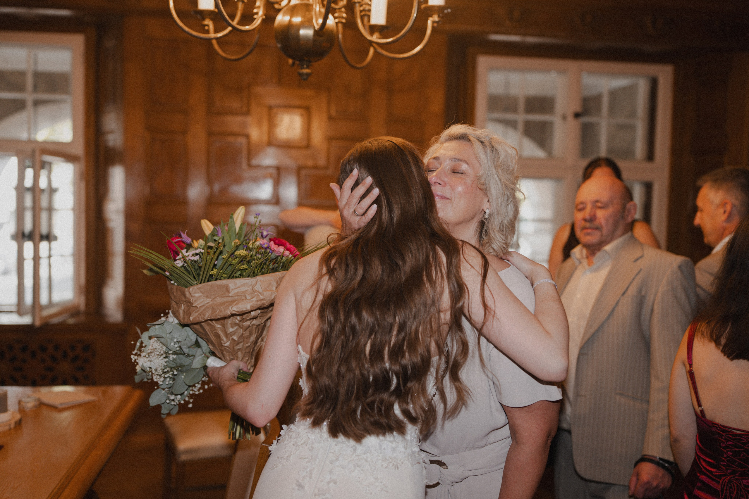 Anton & Jessica I Rathaus Mülheim an der Ruhr. Hochzeitsfotografin Bochum | Halyna Reiche Fotografie NRW