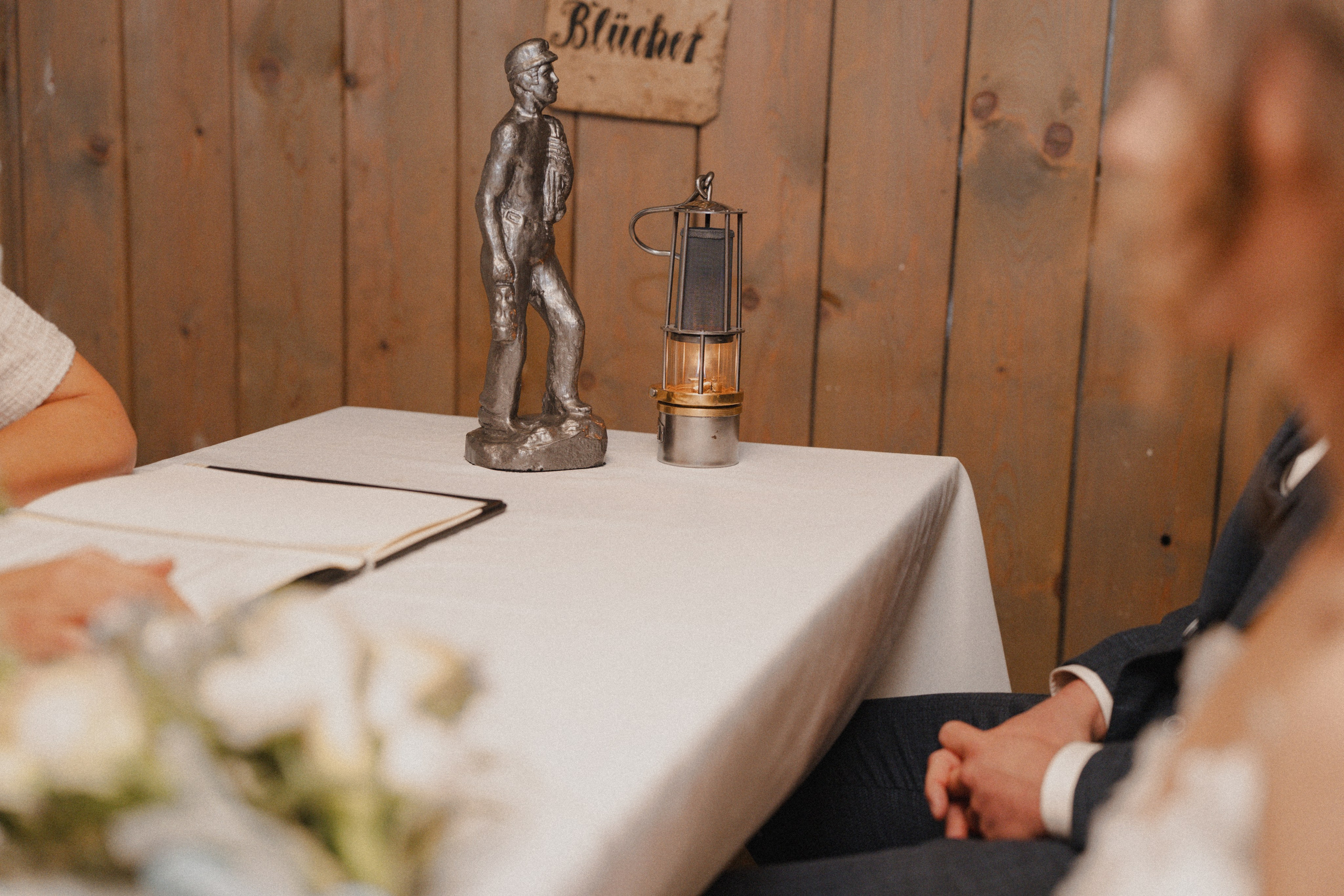 Nicol & Tobias I Bergbau-Museum Bochum. Hochzeitsfotografin Bochum | Halyna Reiche Fotografie NRW