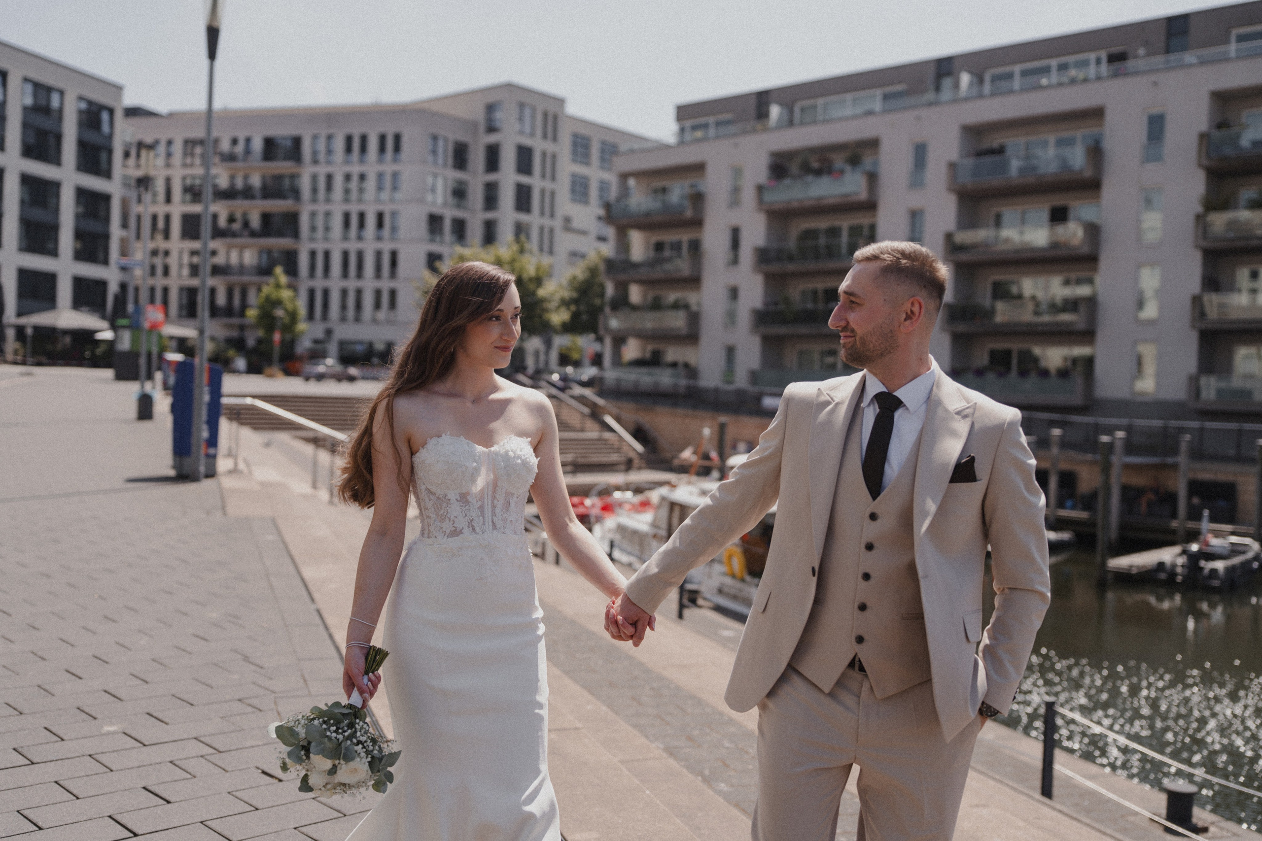 Anton & Jessica I Rathaus Mülheim an der Ruhr. Hochzeitsfotografin Bochum | Halyna Reiche Fotografie NRW