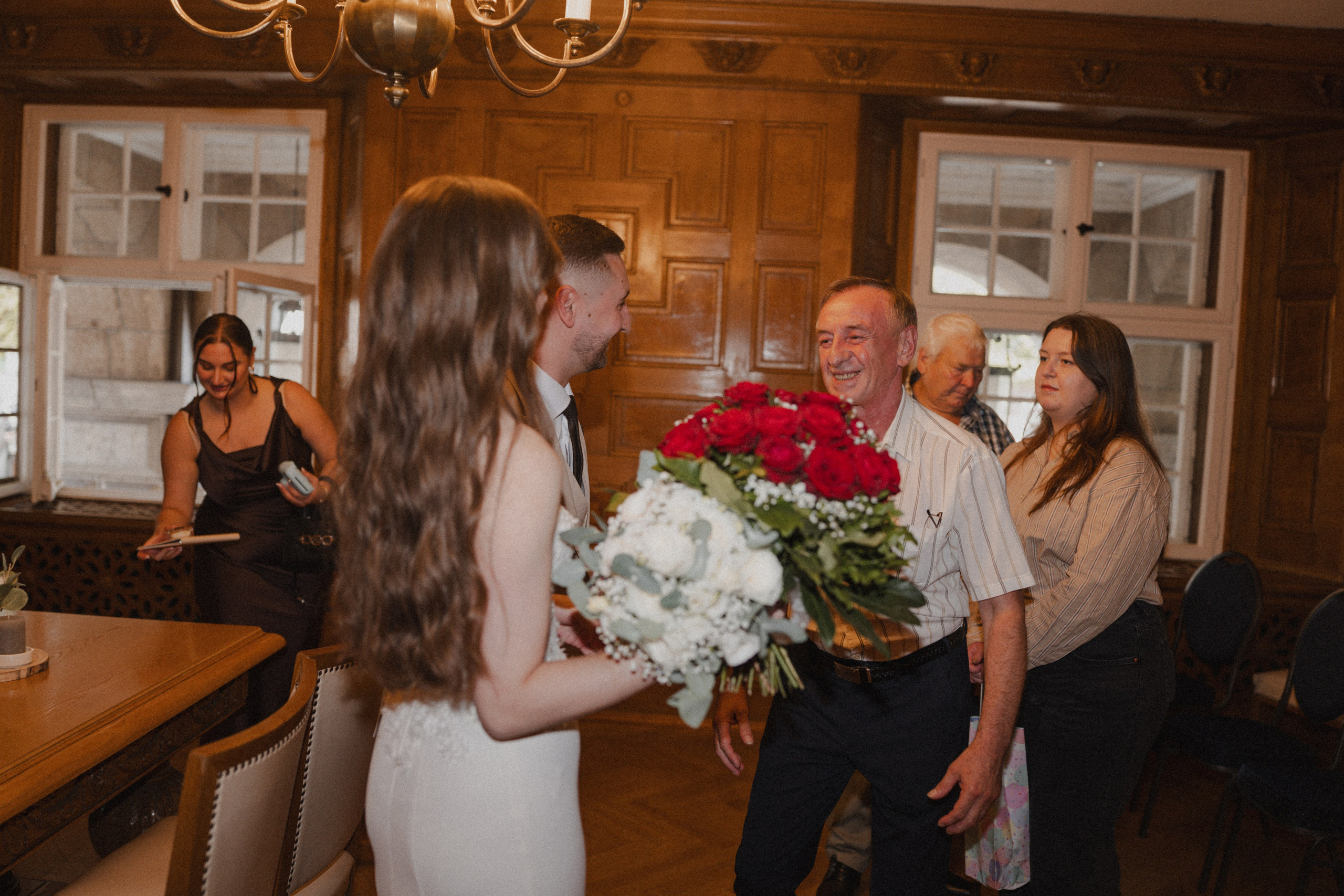 Anton & Jessica I Rathaus Mülheim an der Ruhr. Hochzeitsfotografin Bochum | Halyna Reiche Fotografie NRW