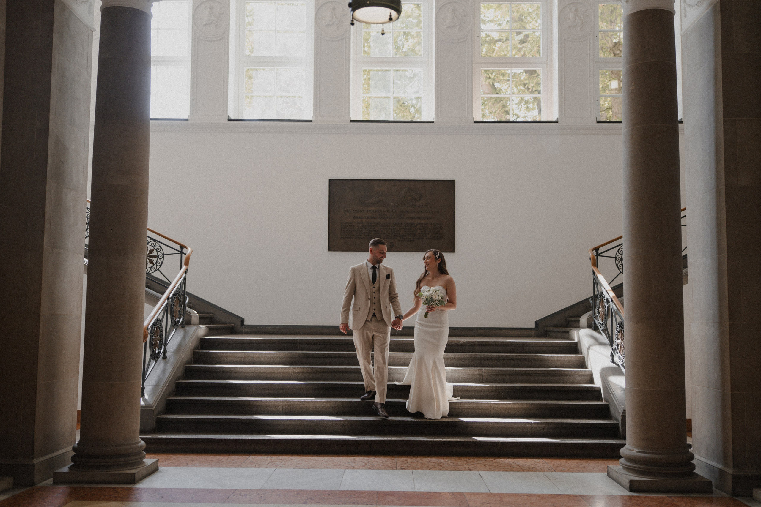 Anton & Jessica I Rathaus Mülheim an der Ruhr. Hochzeitsfotografin Bochum | Halyna Reiche Fotografie NRW