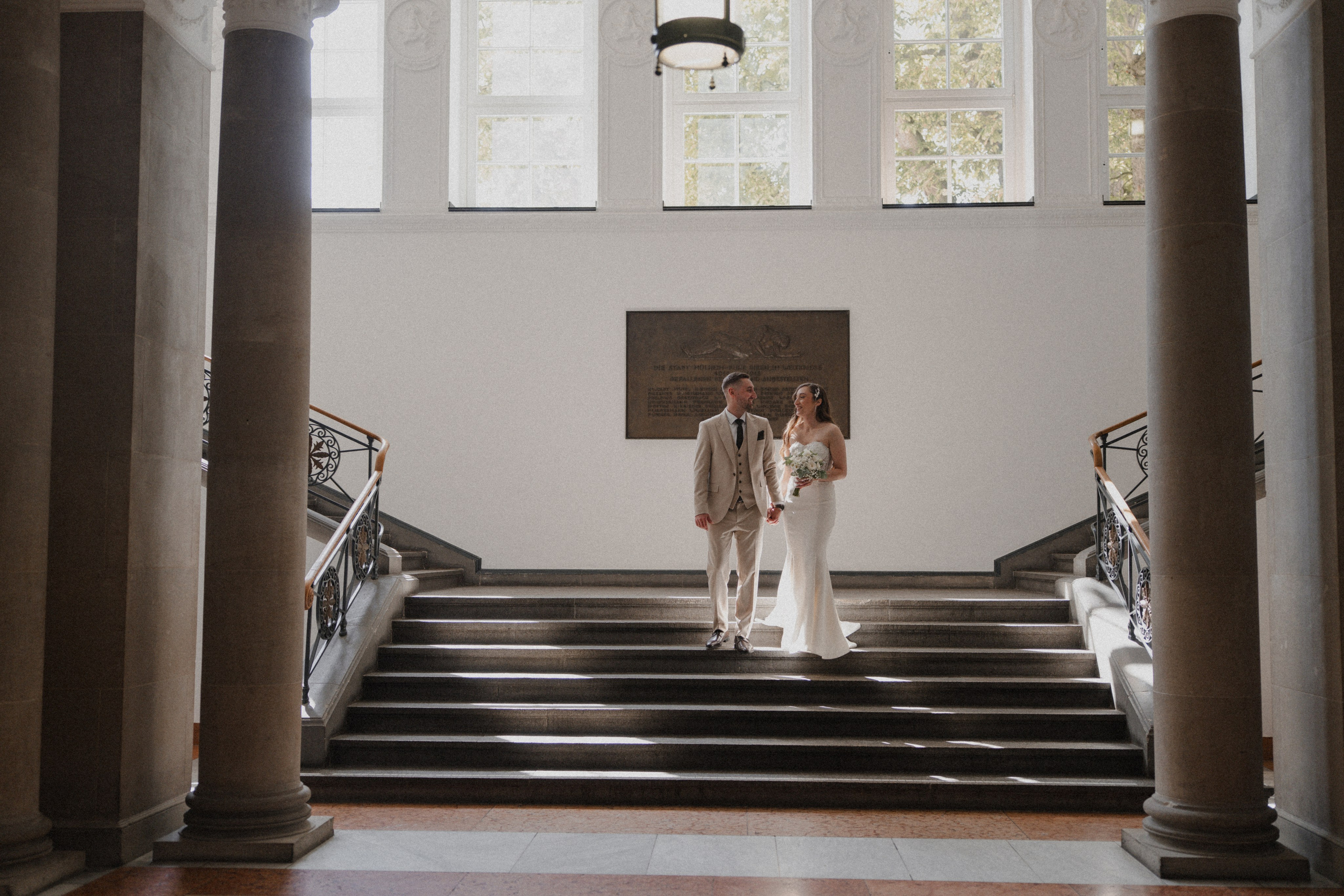 Anton & Jessica I Rathaus Mülheim an der Ruhr. Hochzeitsfotografin Bochum | Halyna Reiche Fotografie NRW