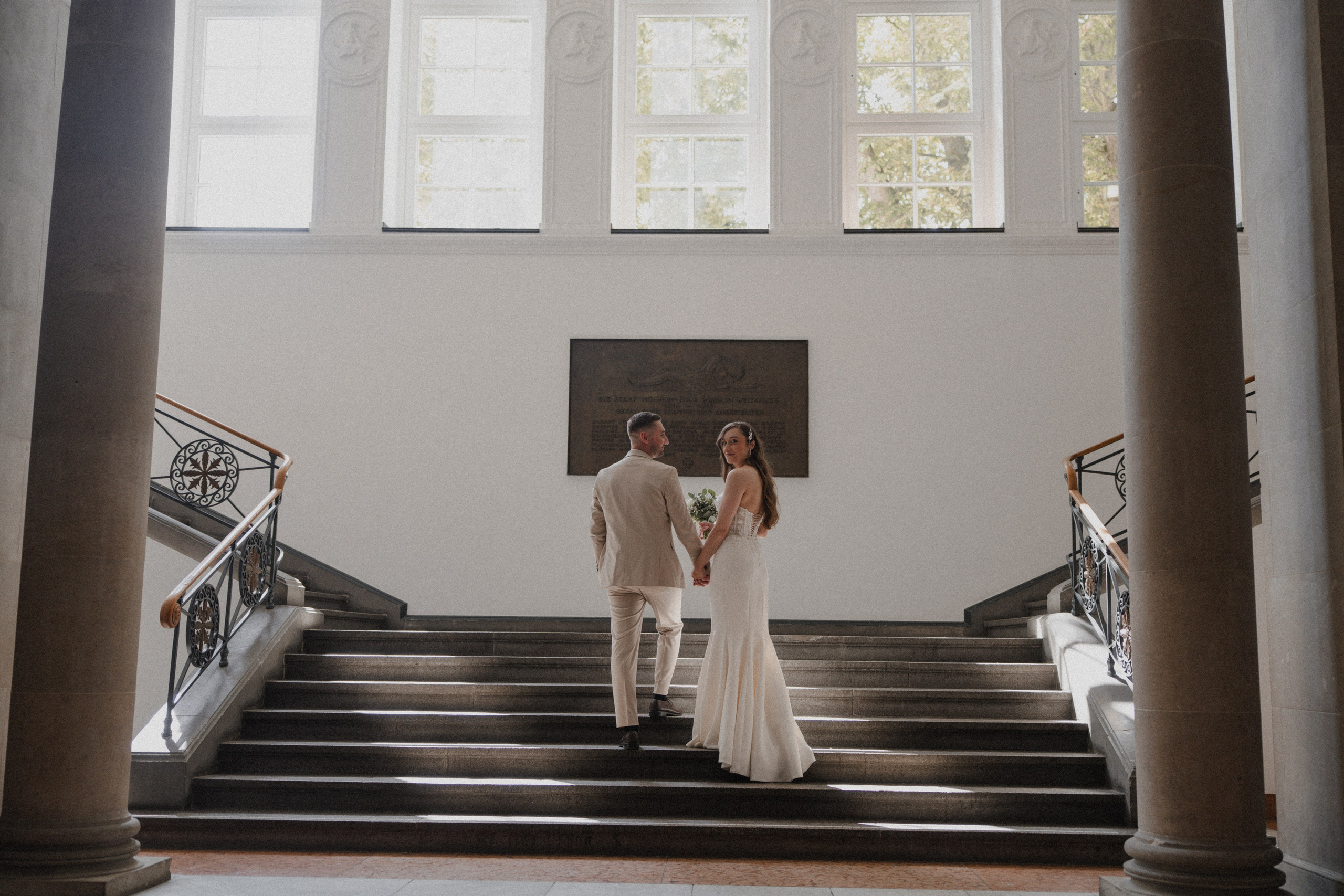 Anton & Jessica I Rathaus Mülheim an der Ruhr. Hochzeitsfotografin Bochum | Halyna Reiche Fotografie NRW