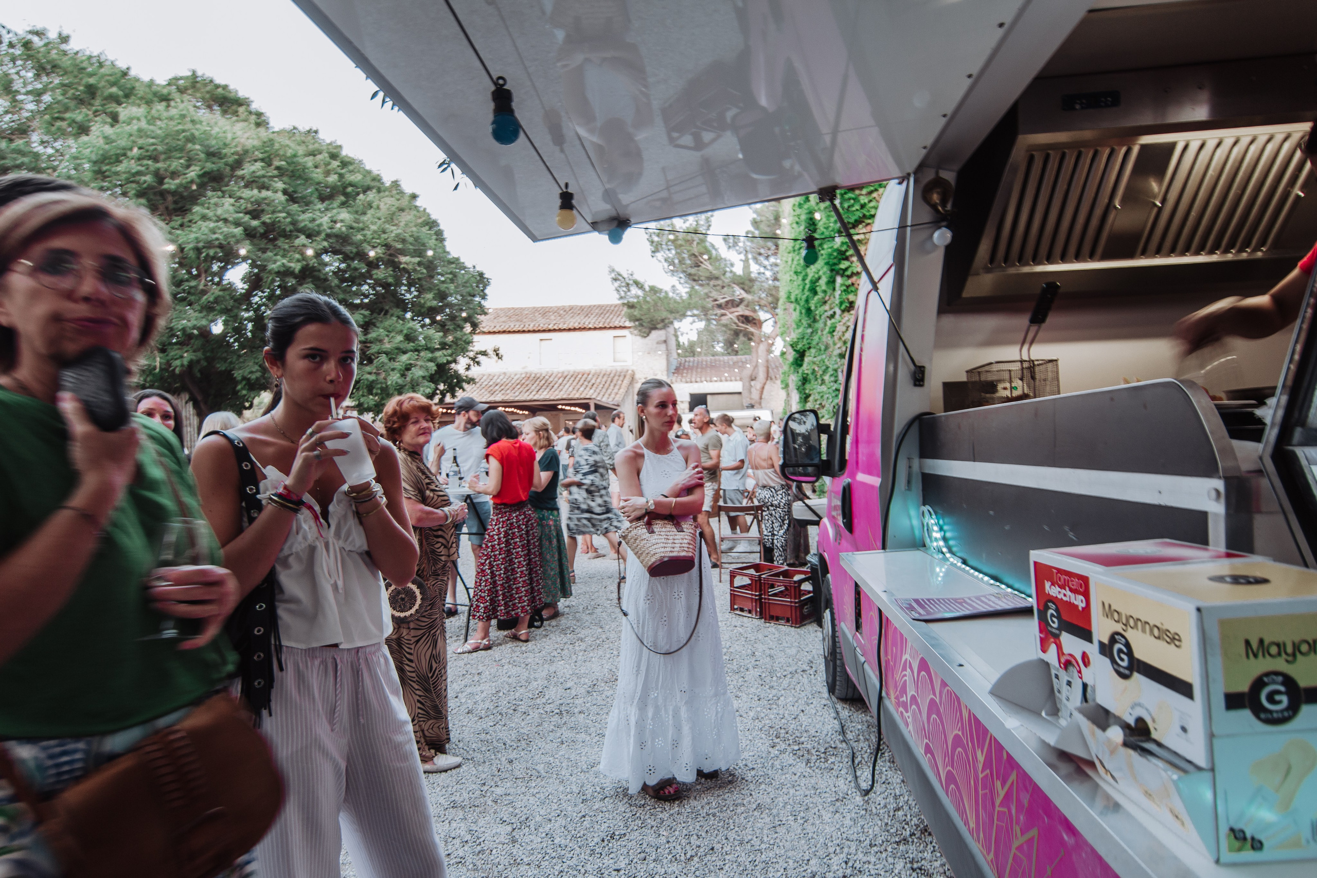 Reportage de fête au Château Prat de Cest. Professional Photographer in France | Poitiers, Tours & Châtellerault | Portrait, Family, Corporate & Wedding Photography