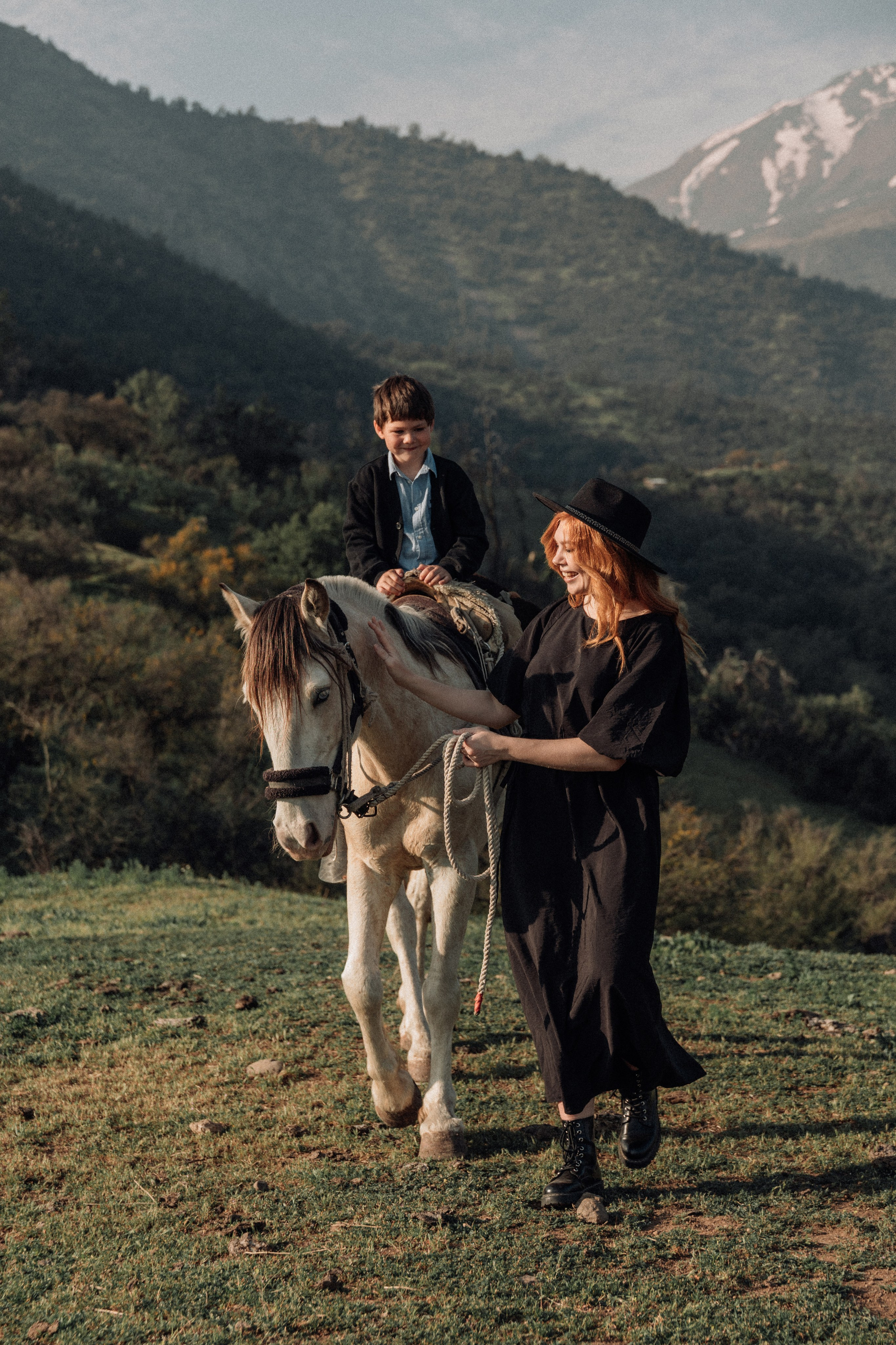 Horseback Mountain Photoshoot — Connection, Freedom & Natural Beauty. Photographer in Santiago, Chile Anna Almazova
