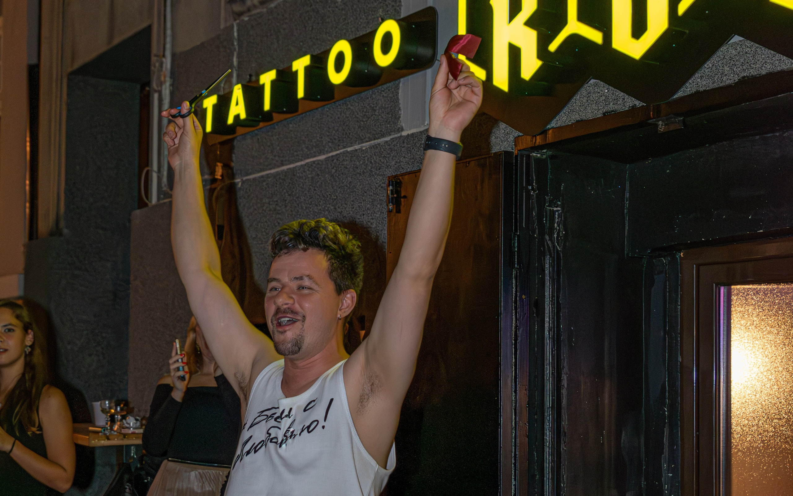 Репортажно фотографисање са отварања ТАТТО РОИ-а у Новом Саду, Србија. Викторија Федосеенко, фотограф у Србији