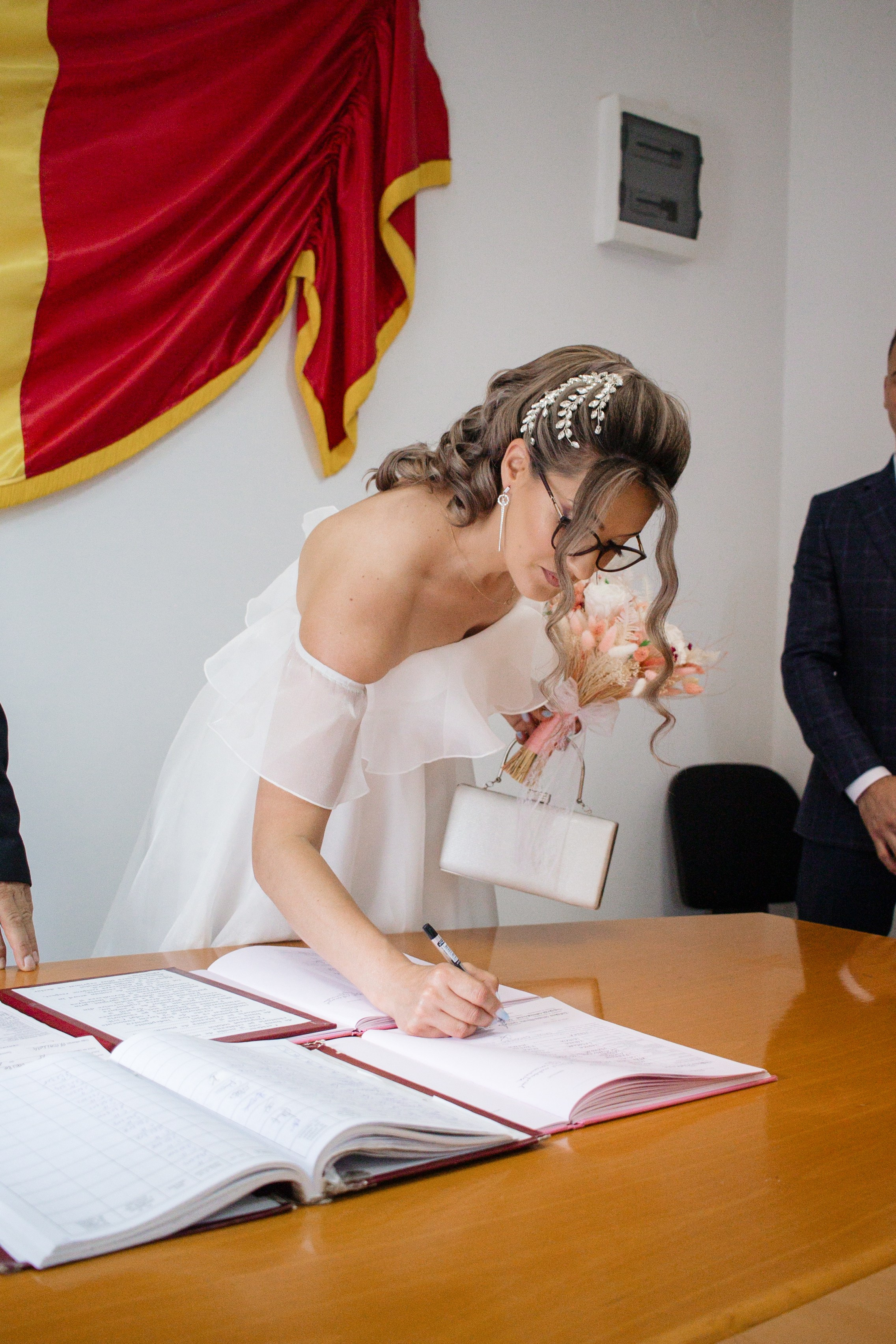 Oana & Vasile. Fotograf si videograf — evenimente si studio