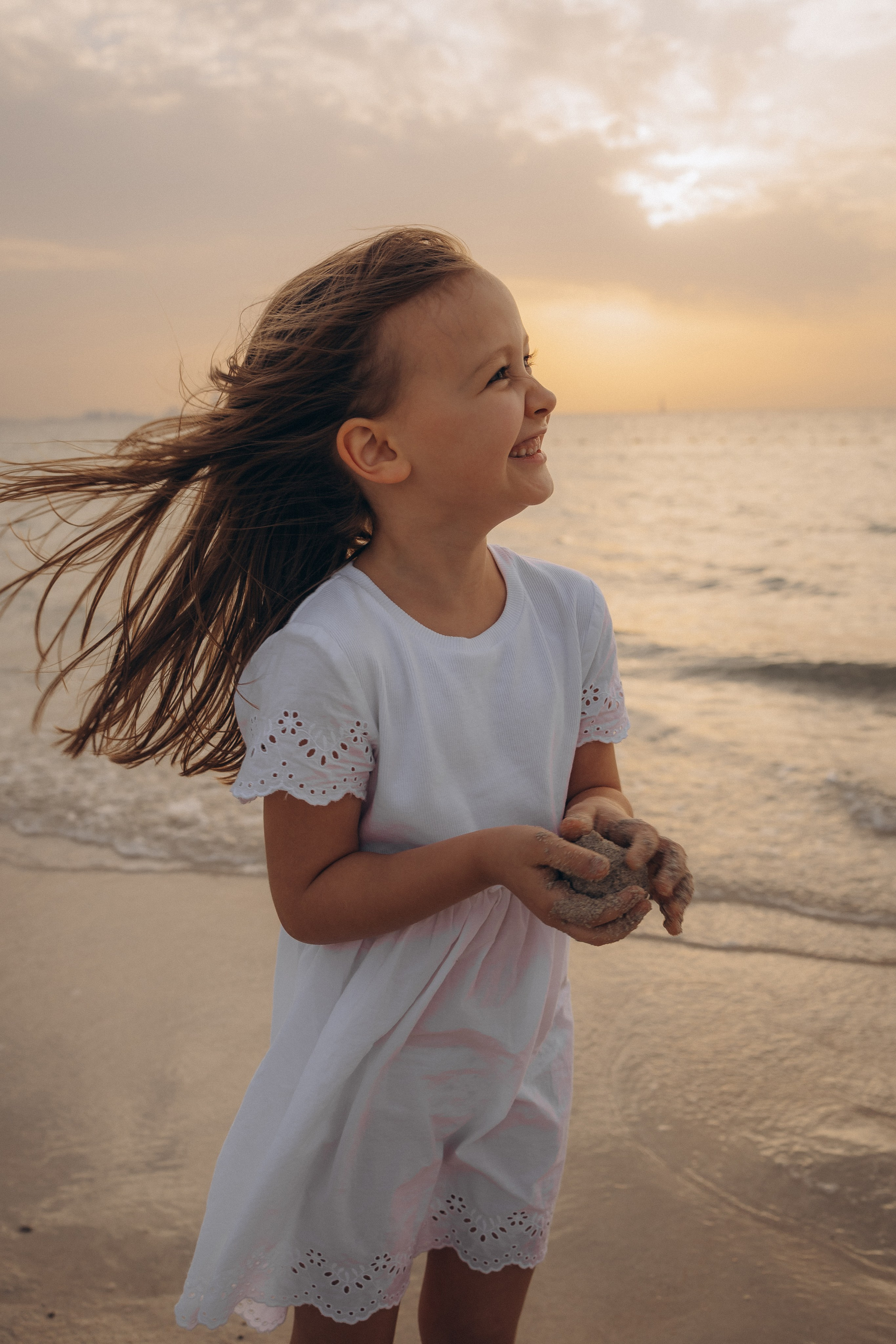 Golden hour family. Birth, Family, Newborn photographer in Dubai| Eliza Baitikova