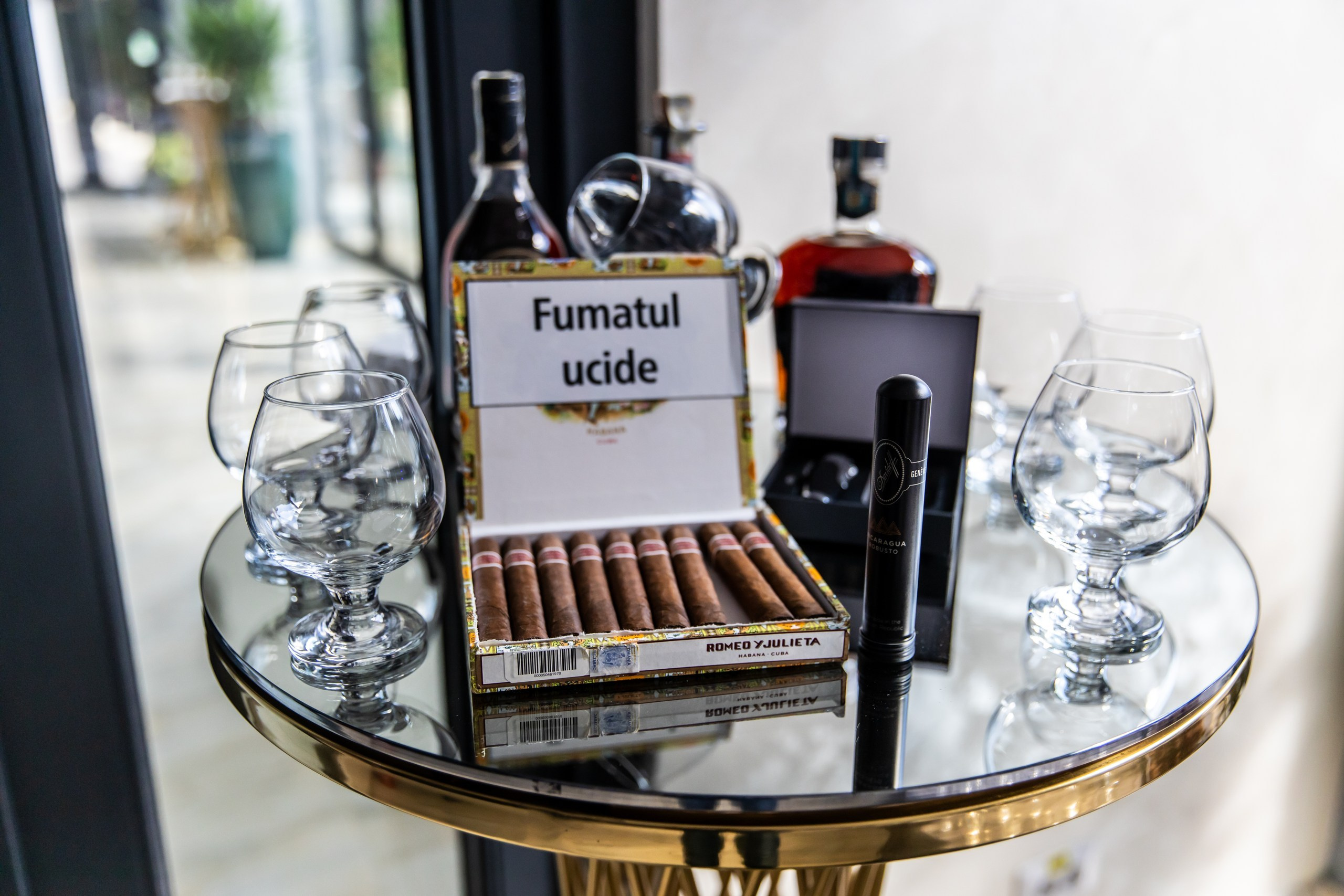 fotograf botez , fotografie botez Botoșani, fotograf Alin Chirilă, amintiri botez, fotografii botez, botez Miruna Parascheva, fotograf copii, fotografie botez în Botoșani-alt="botez , fotografie botez Alin Chirilă, amintiri botez, fotografii emoționante botez Botoșani"-- fotografii-botez-bebelus- amintiri-botez-micuț- moment-sfânt-crestinare- fotografie-emotionanta-botez- detalii-botez-bebelusi- parinti-fericiti-la-botez- fotograf-botez-profesionist- botez-in-biserica-ortodoxa- micuț-botezat-cu-emoție- zâmbete-și-lacrimi-la-botez- bebeluș-la-cristelniță- decor-botez-colorat- botez-cu-dragoste-și-credință- emotie-pura-la-botez- fotograf-botez-botosani- botez-iasi-suceava-fotograf- amintiri-nepretuite-botez-- Preotul ținându-l pe micuțul Mathias Gabriel la botez, în biserica Înălțarea Domnului, Copălău  - Detalii de la botezul lui Mathias – lumânare, trusou și icoană  - Familia lui Mathias Gabriel alături de micuț, în ziua botezului  - Portret emoționant cu mama și bebelușul în brațe, în biserică,fotograf profesionist evenimente Botoșani, Iași, Suceava, Fălticeni, Bacău, Pașcani, Roman - AlinoFotoStudio by Alin Chirilă - servicii foto nuntă, botez, cununie, ședințe foto creative, albume personalizate, fotografii emoționante și calitative pentru cele mai importante momente din viață,fotograf nuntă Botoșani Alin Chirilă,  ședință foto botez Iași - AlinoFotoStudio,  servicii fotograf profesionist evenimente Suceava,  fotograf cununie civilă Fălticeni - Alin Chirilă,  album foto nuntă personalizat Bacău.“Bebeluș botezat în biserică, ținut în brațe de nași”	•	“Detaliu cu lumânarea de botez decorată cu flori albe”	•	“Părinți emoționați alături de copilul lor la ceremonia de botez”	•	“Masa festivă de botez cu decor tematic și tort personalizat”	•	“Momentul în care preotul toarnă apă sfințită pe fruntea bebelușului”	“Bebeluș în rochie albă de botez, zâmbind în brațele mamei”	•	“Detaliu cu cruciulița de botez așezată pe o pernă de satin”	•	“Părinți și nași aprinzând lumânările în timpul ceremoniei de botez”	•	“Tort de botez decorat cu figurine tematice și numele copilului”	•	“Copil botezat dormind liniștit în pătuțul decorat festiv”	•	“Momentul în care preotul binecuvântează copilul în fața altarului”	•	“Invitați adunându-se în jurul mesei festive la petrecerea de botez”	•	“Bebeluș ținând în mână o jucărie personalizată primită la botez”	•	“Familie fericită pozând împreună după ceremonia de botez”	•	“Decor tematic cu baloane și flori la locația petrecerii de botez” fotograf Botoșani fotograf evenimente fotograf botez Alin Chirila fotograf alinofotostudio.fotograf botez Amelis Maria, fotografie botez Botoșani, fotograf Alin Chirilă, amintiri botez, fotografii botez, botez Amelis Maria, fotograf copii, fotografie botez în Botoșani,