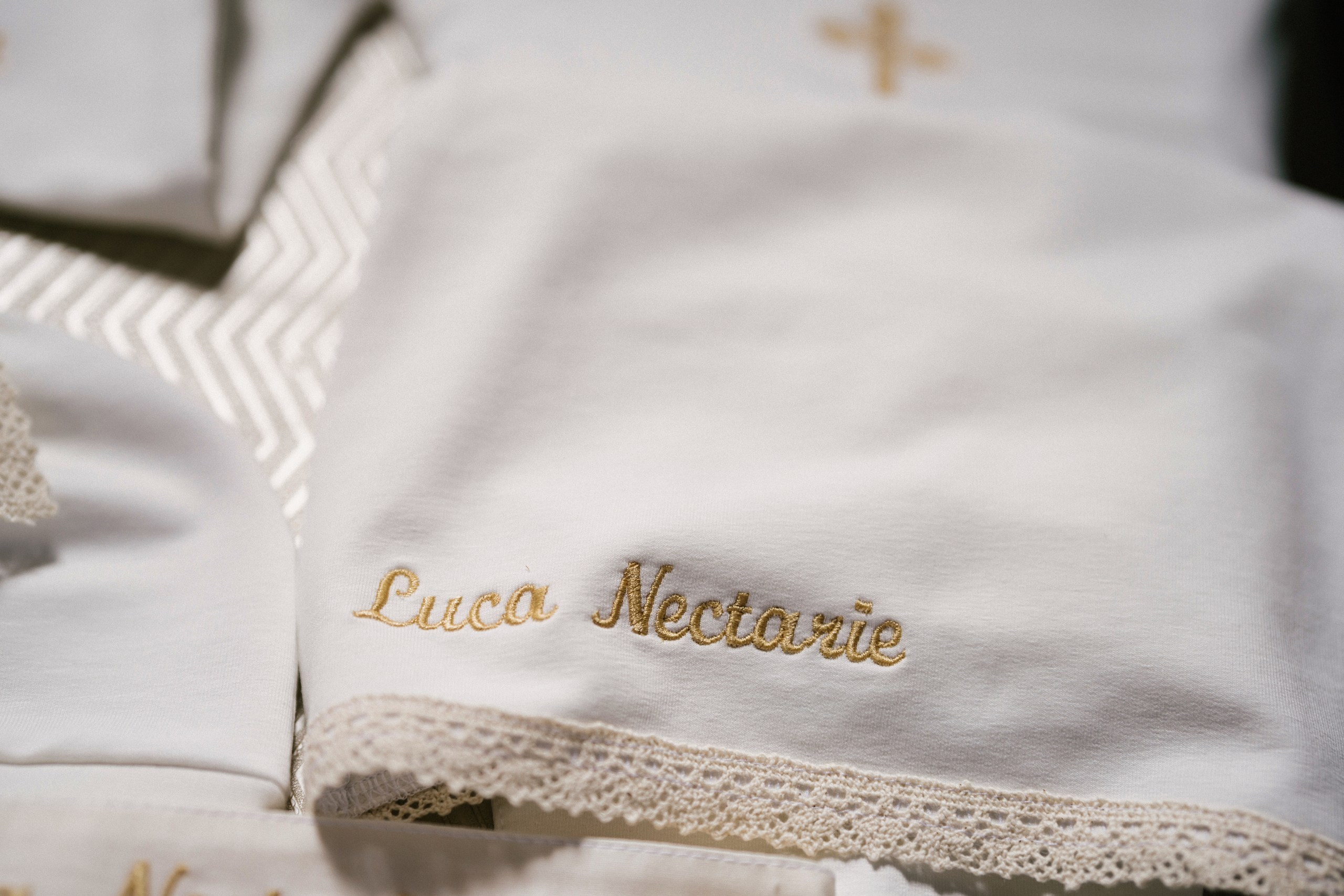 botez Luca Nectarie 22 februarie 2026 fotograf profesionist	•	fotograf botez Botoșani Luca Nectarie biserică	•	părinți Răzvan și Ramona botez copil emoții familie	•	nași Marin și Rodica botez copil fotografie profesională	•	detalii botez lumânare cristelniță biserică România	•	copil Luca Nectarie în brațe la botez moment emoționant	•	familie fericită la botez copil fotograf Alin Chirilă	•	fotografie botez naturală lumină caldă biserică	•	portret copil botez Luca Nectarie fotograf profesionist	•	momente autentice botez România familie și nași	•	slujbă botez copil imagini emoționante biserică	•	fotograf botez Iași și Botoșani Alin Chirilă - nunta--fotograf-profesionist-botosani  - fotografie-nunta-romantica - imagini-nunta-in-natura-alin-chirila-fotograf  - fotografii-cuplu-indragostit-nunta-botosani  - sedinta-foto-miri-andrei-iustina-alinofotostudio  - amintiri-din-nunta-realizate-de-fotograf-profesionist  - povestea-nuntii-andrei-si-iustina-in-imagini-alinofotostudio-fotograf evenimente- evenimente Botoșani -fotograf Suceava - fotograf Iași- servicii foto. servicii foto Botoșani. servicii foto video Botoșani. otograf-nunta-botosani-fotograf nunta. fotograf evenimente. fotograf nunta Botoșani. Alin chirila. Alin chirila fotograf. Alinofotostudio.- servicii foto. servicii foto Botoșani. servicii foto video Botoșani. fotograf nunta. fotograf evenimente. fotograf nunta Botoșani. Alin chirila. Alin chirila fotograf. Alinofotostudio.fotograf stare civilă,poze stare civilă,album foto stare civilă,servicii foto suceava,fotograf evenimente suceava,fotograf nuntă suceava,poze cununie civilă,ședință foto stare civilă,sesiune foto suceava,fotograf profesionist suceava,fotograf botosani,stare civila botosani,alinofotostudio,alin chirila fotograf.servicii foto. servicii foto Botoșani. servicii foto video Botoșani. fotograf nunta. fotograf evenimente. fotograf nunta Botoșani. Alin chirila. Alin chirila fotograf. Alinofotostudio.fotograf stare civilă,poze stare civilă,album foto stare civilă,servicii foto suceava,fotograf evenimente suceava,fotograf nuntă suceava,poze cununie civilă,ședință foto stare civilă,sesiune foto suceava,fotograf profesionist suceava,fotograf botosani,stare civila povestitor prin fotografiebotosani,alinofotostudio,alin chirila fotograf,servicii foto. servicii foto Botoșani. servicii foto video Botoșani. fotograf nunta. fotograf evenimente. fotograf nunta Botoșani. Alin chirila. Alin chirila fotograf. Alinofotostudio.fotograf stare civilă,poze stare civilă,album foto stare civilă,servicii foto suceava,fotograf evenimente suceava,fotograf nuntă suceava,poze cununie civilă,ședință foto stare civilă,sesiune foto suceava,fotograf profesionist suceava,fotograf botosani,stare civila botosani,alinofotostudio,alin chirila fotograf,cununie religioasă botoșani,andreea și neculai,capela militară botoșani,foto conacul zăicești,fotograf nuntă botoșani,fotograf cununie religioasă,foto evenimente botoșani,poze cununie capela militară,ședință foto zăicești,fotograf profesionist botoșaniMire și mireasă – Sergiu & Liliana – ziua nunții, 2024  - Emoții în ziua nunții – Sergiu și Liliana  - Dansul mirilor – fotografie artistică nuntă 2024  - Sedinta foto romantică în natură – Sergiu & Liliana  - Rochia de mireasă și detalii de nuntă elegan-Album de cununie civilă Florin și Anda – Fotografii profesionale realizate de Alin Chirilă în Botoșani -fotograf prin fotografie-Ședință foto Trash the Dress pe muntele Rarău cu Iulian și Iuliana – fotografie de cuplu, natură montană, emoție autentică surprinsă de Alin Chirilă, povestitor prin fotografie.- "Iulian și Iuliana pe crestele Rarăului – fotografie Trash the Dress în natură"  - "Cuplu îmbrățișat la apus pe muntele Rarău – ședință foto după nuntă"  - "Rochie de mireasă în vânt pe munte – Trash the Dress Rarău-1. Iulian și Iuliana pe muntele Rarău – ședință foto Trash the Dress în natură, cu peisaj montan spectaculos  2. Cuplu în îmbrățișare pe Rarău – emoție autentică surprinsă după nuntă  3. Rochie de mireasă în bătaia vântului – fotografie artistică Trash the Dress în munți  4. Mire și mireasă privind spre orizont – dragoste și libertate pe muntele Rarău  5. Iuliana zâmbind în rochia de mireasă – portret în natură, Trash the Dress  6. Iulian ținându-și mireasa de mână – ședință foto romantică pe munte  7. Detaliu cu rochia pe stâncă – estetică naturală Trash the Dress Rarău  8. Cuplu în mers pe poteca Rarăului – fotografie simbolică de după nuntă  9. Apus de soare pe Rarău în spatele mirilor – imagine de poveste Trash the Dress  10. Iulian și Iuliana râzând împreună – momente autentice surprinse de Alin Chirilă, povestitor prin fotografie-fotograf-nunta-cerbu-botosan trash-the-dress-botosani Alin Chirilă Fotograf – fotograf de nuntă Botoșani-fotograf nuntă Botoșani-fotograf nuntă Cerbu Botoșani-fotograf profesionist nuntă Botoșani-fotografie de nuntă Botoșani-fotograf evenimente Botoșani-fotograf nuntă Moldova-fotograf trash the dress Botoșani	- fotograf pregătirea mirilor Botoșani	-fotograf ceremonie religioasă nuntă-fotograf petrecere nuntă Botoșani- fotograf nuntă Botoșani pregătirea mirelui- pregătirea mirelui fotografie nuntă Cerbu Botoșani-fotograf nuntă Botoșani pregătirea miresei -mireasă pregătiri nuntă Cerbu Botoșani-fotograf nuntă Botoșani nașii mirilor-ceremonie religioasă nuntă Cerbu Botoșani-fotograf nuntă Botoșani ceremonie religioasă biserică-petrecere nuntă Cerbu Botoșani invitați dans-fotograf nuntă Botoșani petrecere restaurant-ședință foto trash the dress-fotograf trash the dress Botoșani ședință foto după nuntă-Fotograf nuntă Botoșani – galerie foto reală de la evenimente stare civilă Sebi și Claudia Copălău	•	cununie civilă Primăria Copălău Botoșani	•	miri emoționați la starea civilă	•	semnarea actelor cununie civilă	•	fotografii naturale stare civilă Botoșani	•	familie și prieteni la cununie civilă	•	cadre emoționale cununie civilă	•	fotograf profesionist Botoșani eveniment stare civilă Sebi și Claudia la Primăria Copălău Botoșani fotograf evenimente	•	fotograf cununie civilă Copălău Botoșani cadre naturale și emoționale	•	fotograf profesionist Botoșani stare civilă Sebi și Claudia	•	momente autentice cununie civilă Copălău fotograf Alin Chirilă	•	fotografii emoționale stare civilă în județul Botoșani